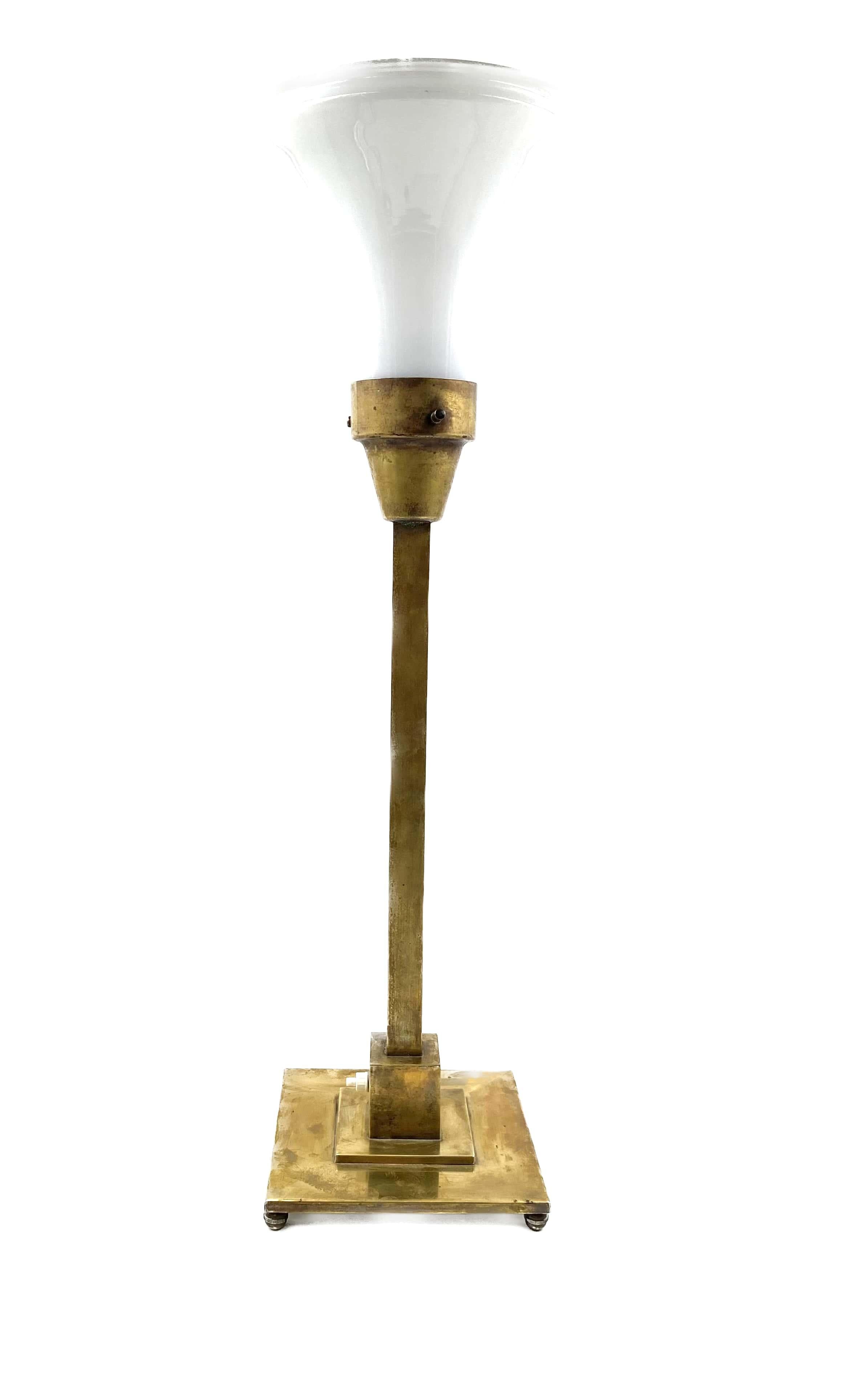 Rationalist monumental brass table lamp, Officine A. Boffelli Milan Italy 1935 For Sale 4