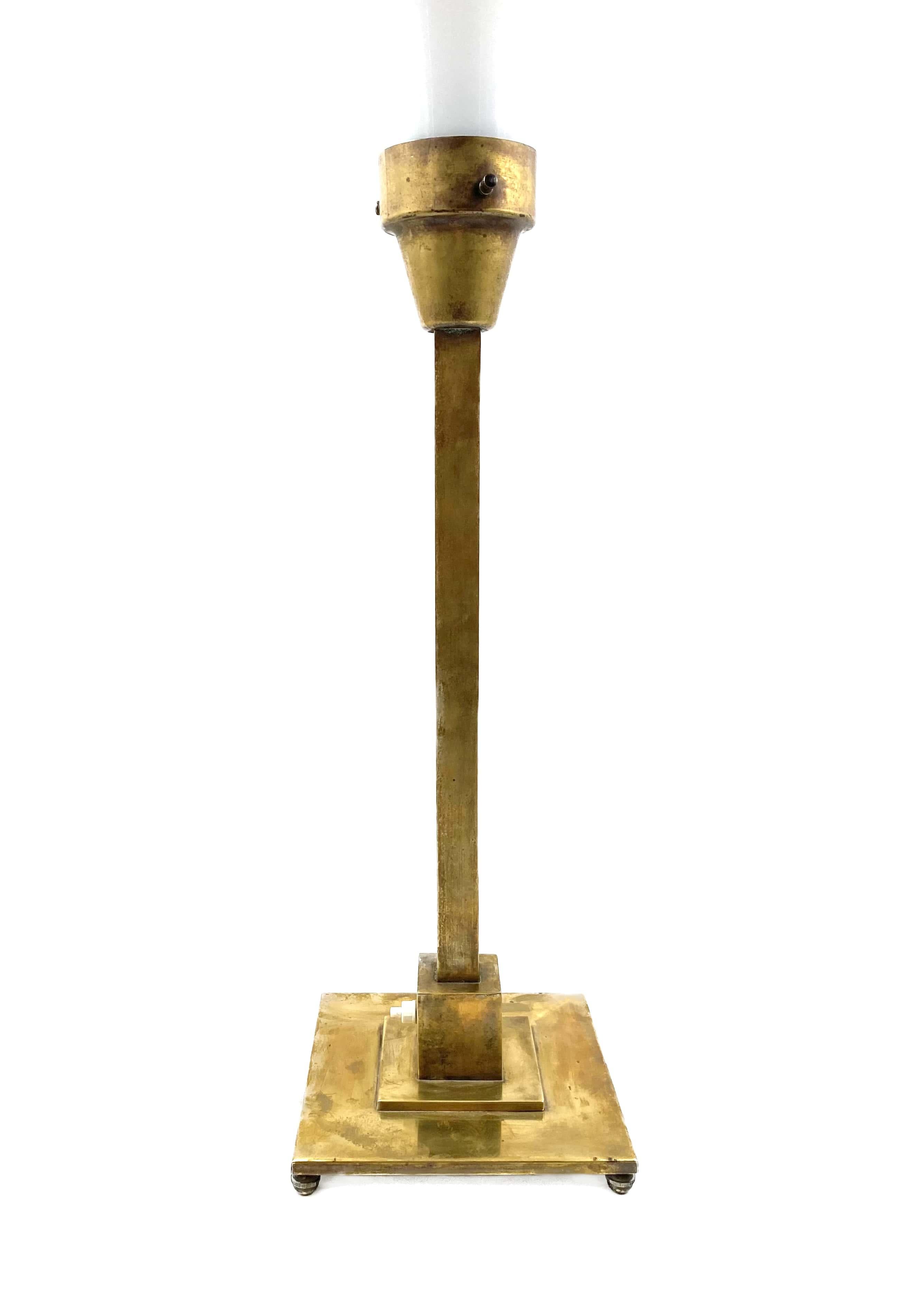 Rationalist monumental brass table lamp, Officine A. Boffelli Milan Italy 1935 For Sale 5