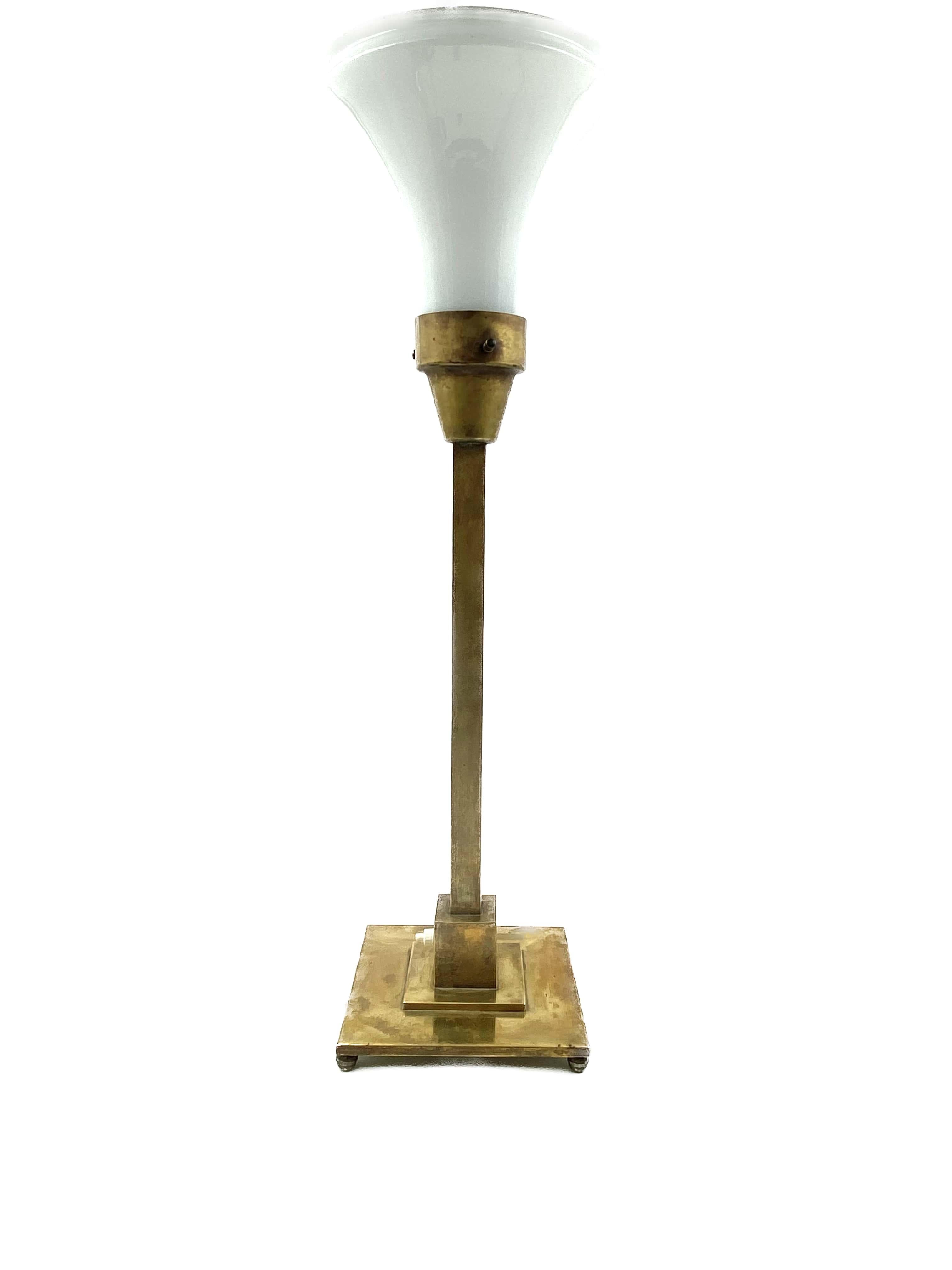 Rationalistische monumentale Messing-Tischlampe, Officine A. Boffelli Mailand Italien 1935 im Angebot 9