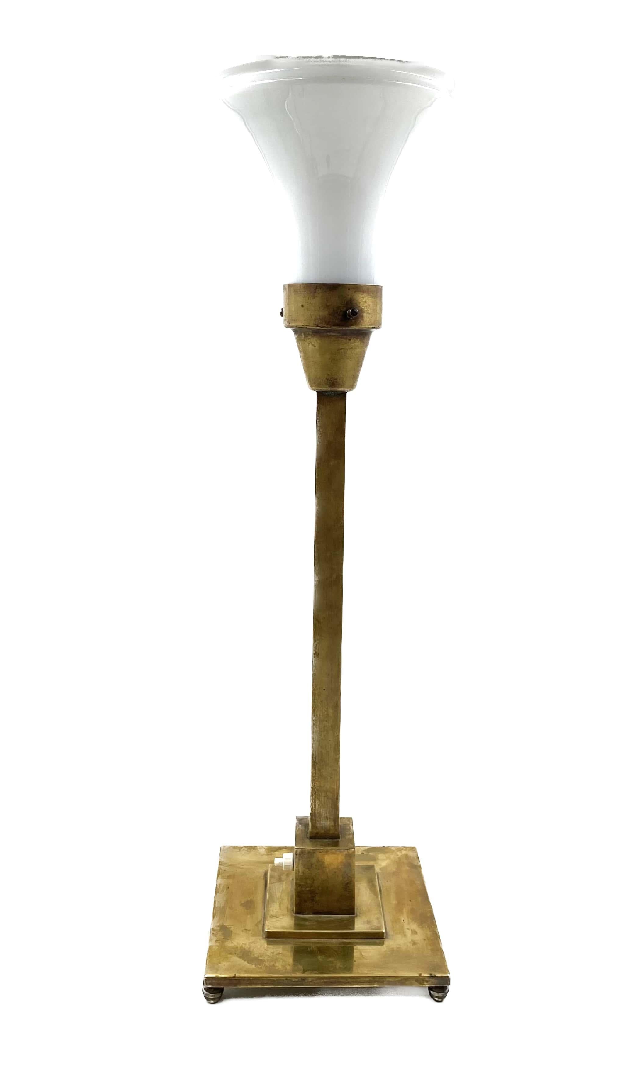 Rationalist monumental brass table lamp, Officine A. Boffelli Milan Italy 1935 For Sale 1