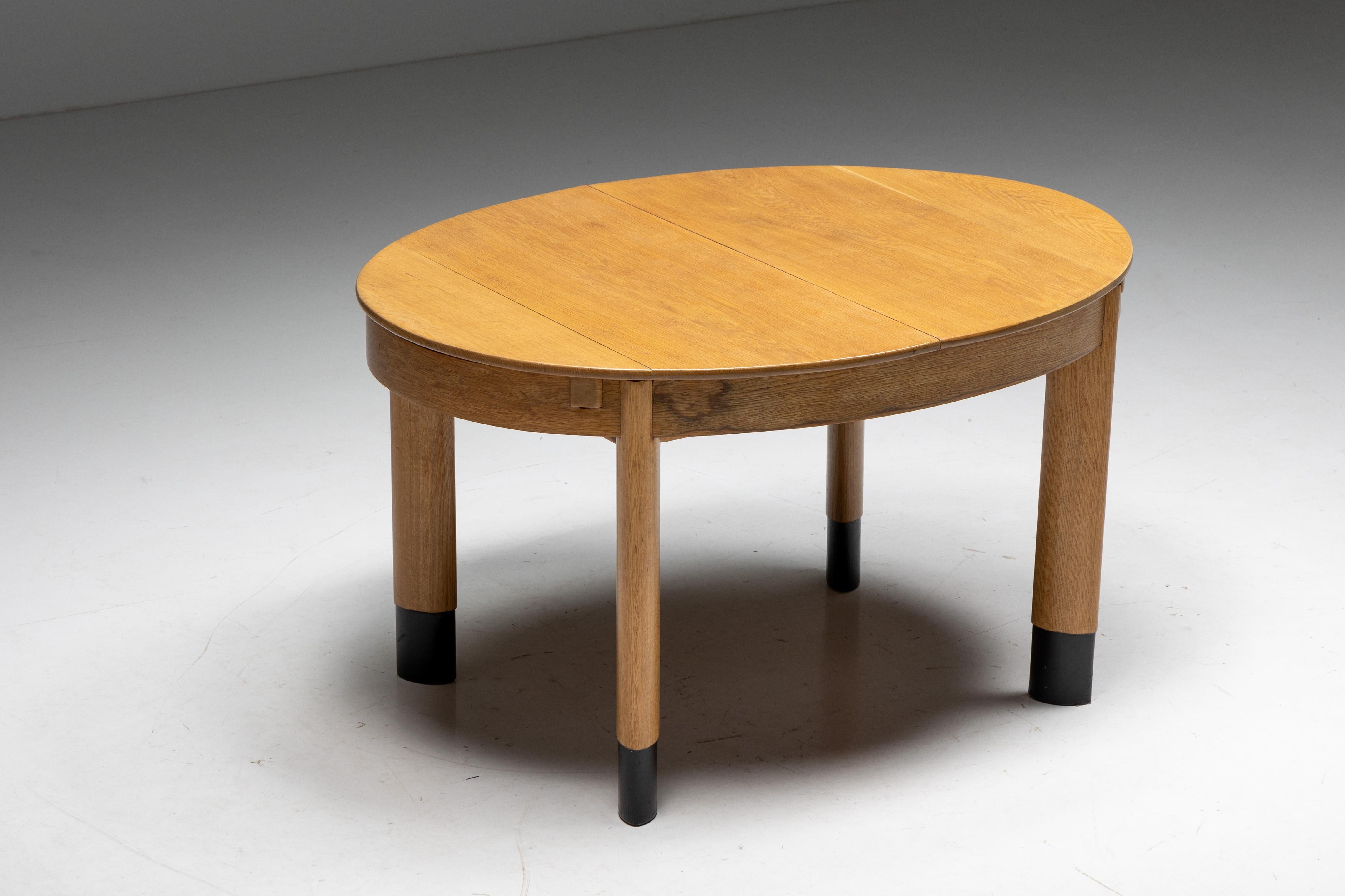 Rationalist Oval Dining Set in Oak, Holland, 1920s In Good Condition For Sale In Antwerp, BE