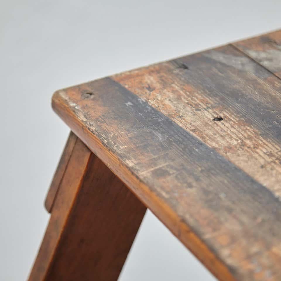 Escalera racionalista de madera, hacia 1940 en Bueno Estado en Barcelona, ES