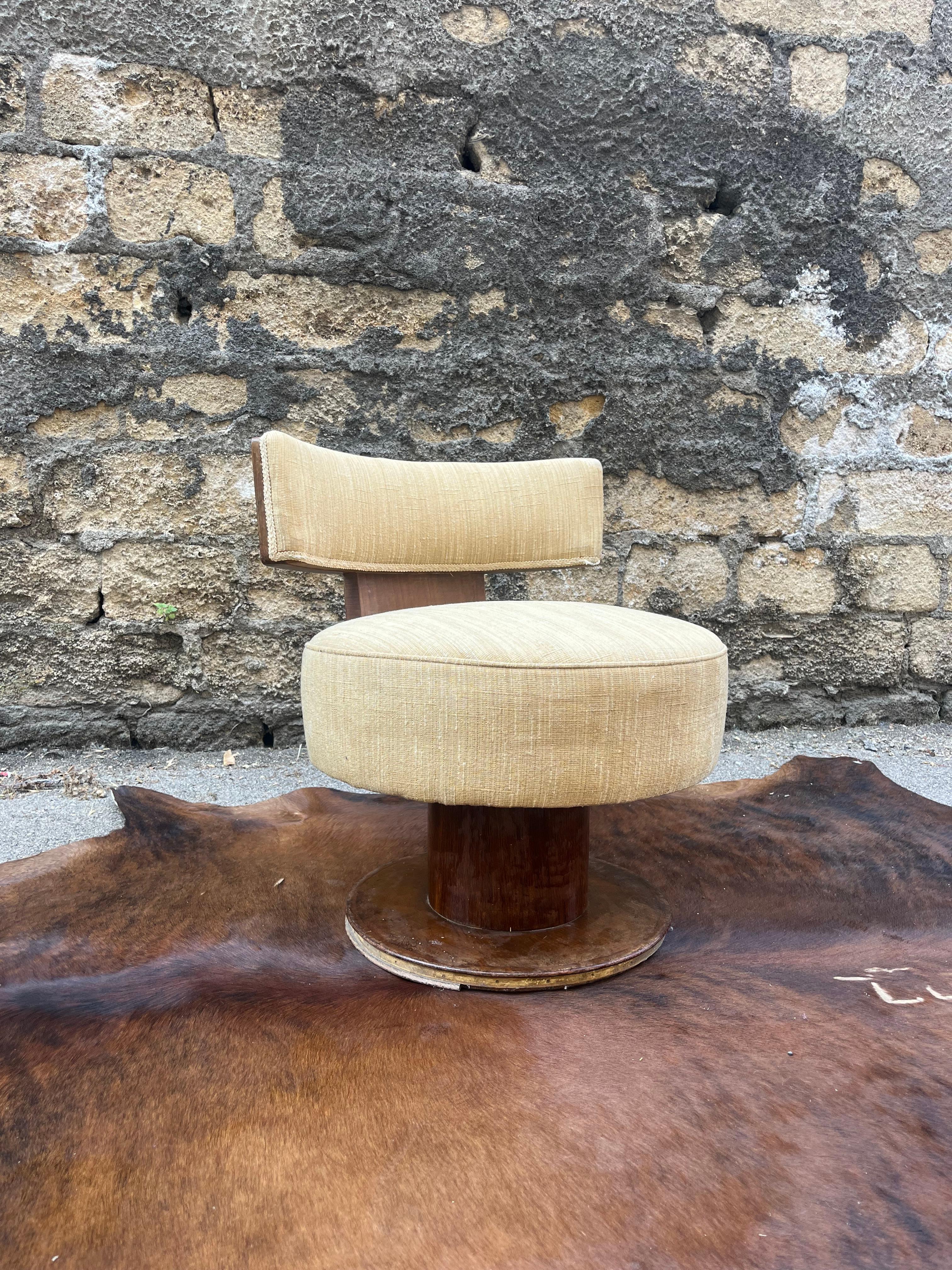 .Have you ever thought that even the littlest ones deserve an authentic design object, conceived with the same care and intelligence that is reserved for the adult world?
The children's armchair by Studio BBPR is much more than a simple seat: it is