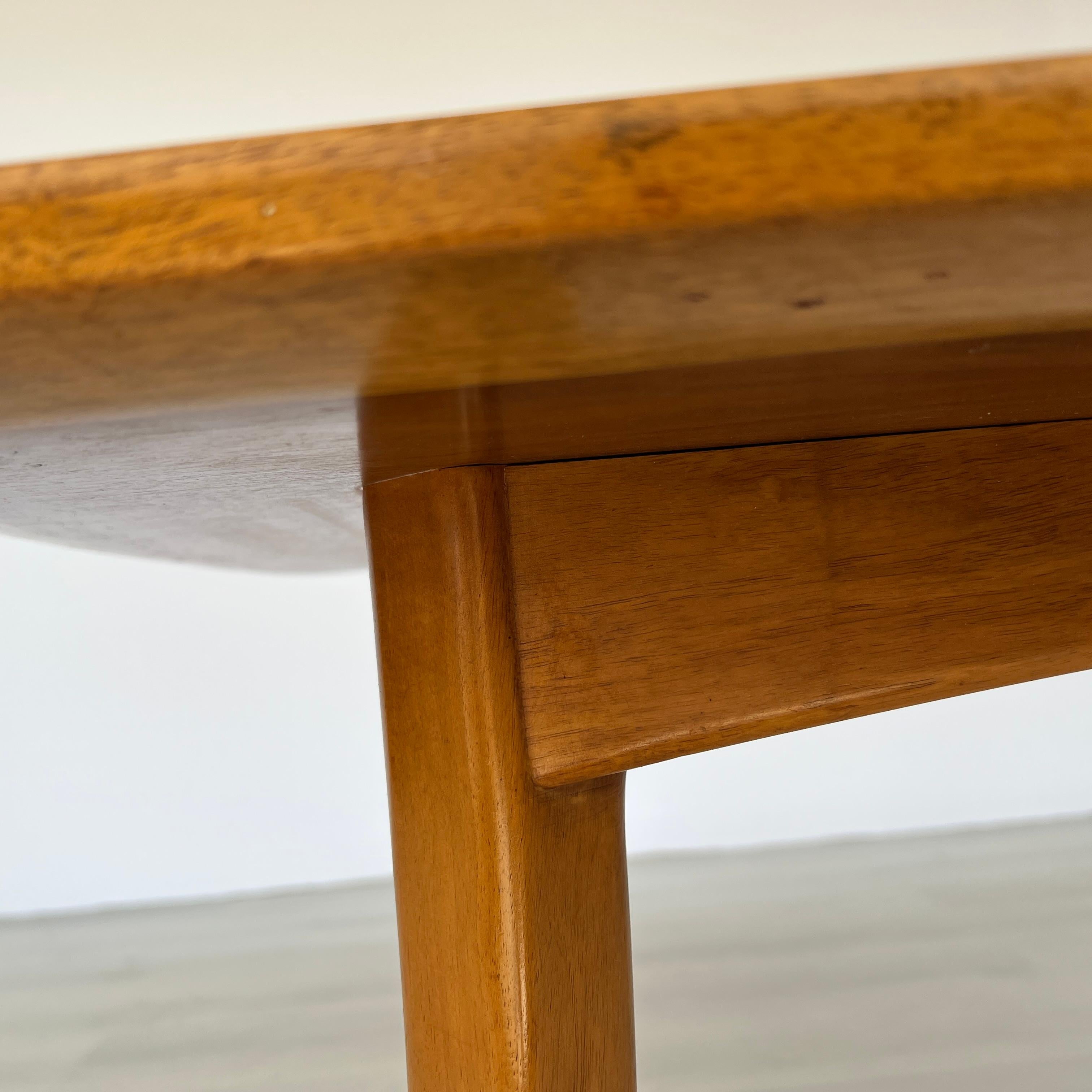 Legno Tavolo razionalista nello stile di AT&T. Robsjohn-Gibbings in vendita