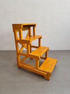 Rationalistische Holztreppe - CIRCA 1940, Spanien, von Unbekanntem Hersteller