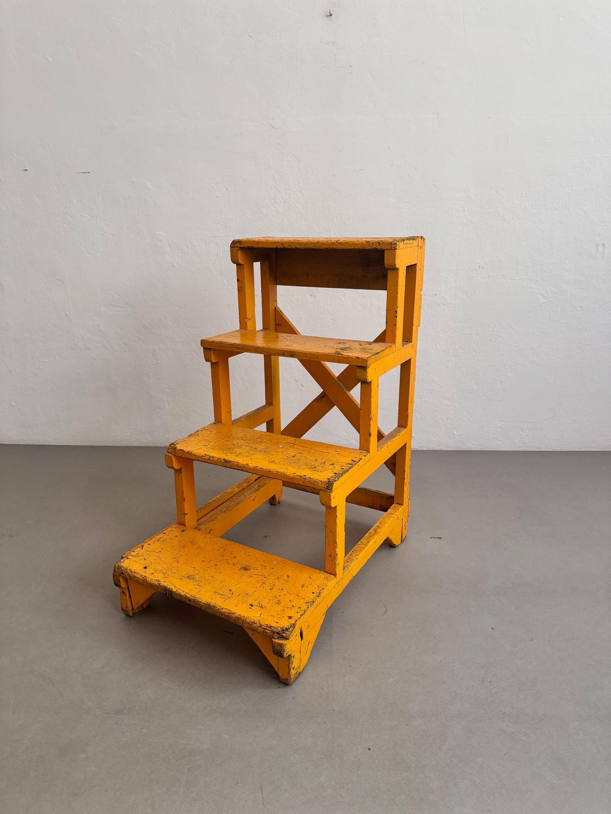 Spagnolo Scale razionaliste in legno - Circa 1940, Spagna, Produttore sconosciuto in vendita