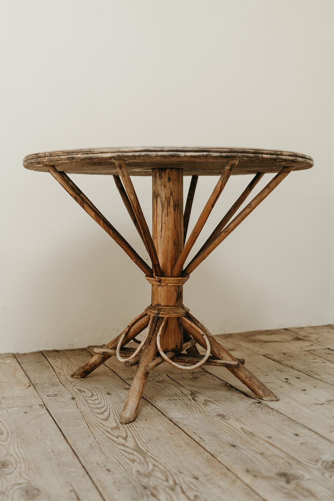 Rattan-Tisch aus den 1970ern  (20. Jahrhundert)