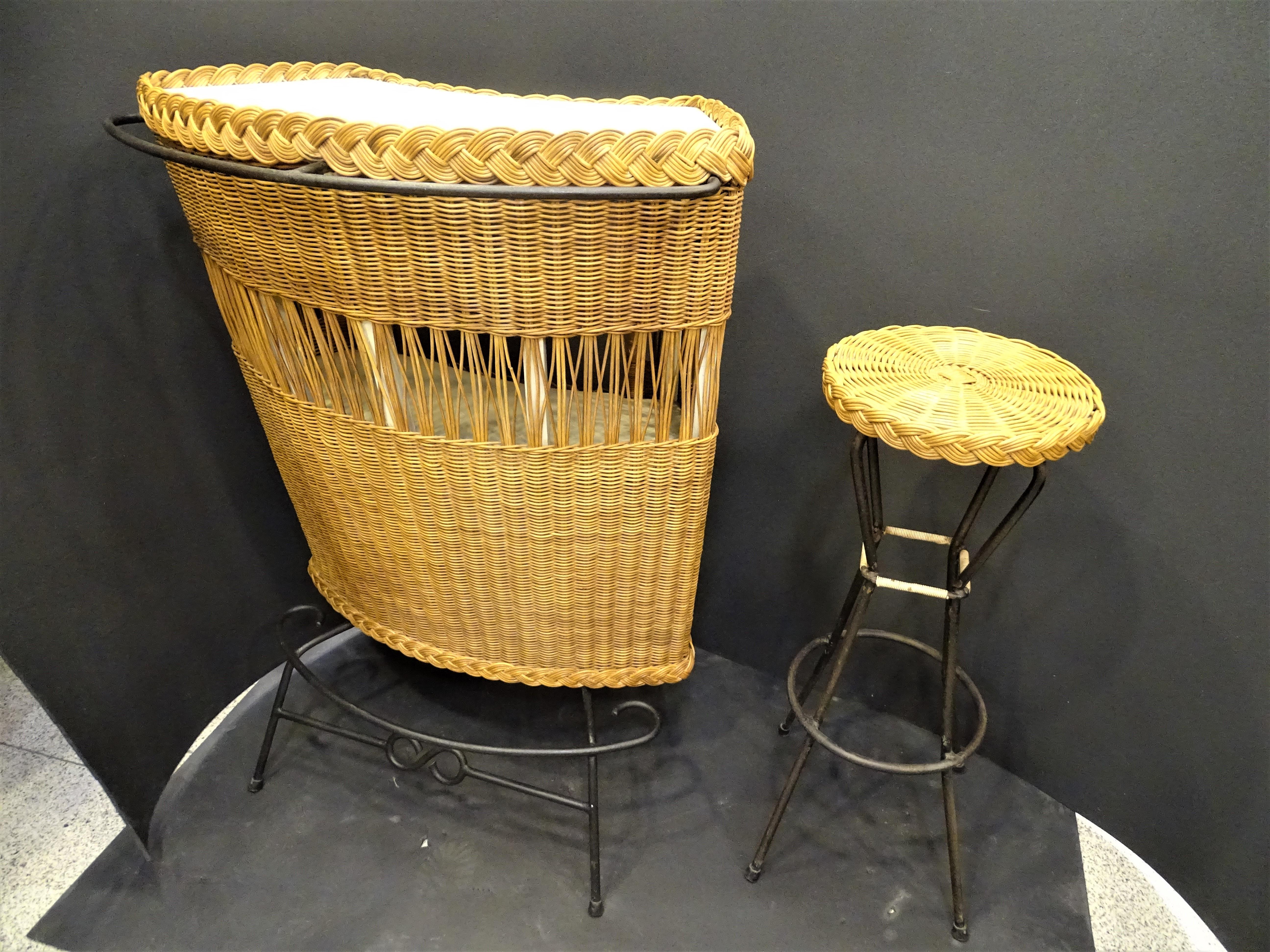 French Rattan 60s Italian Corner Dry Bar with a Stool For Sale