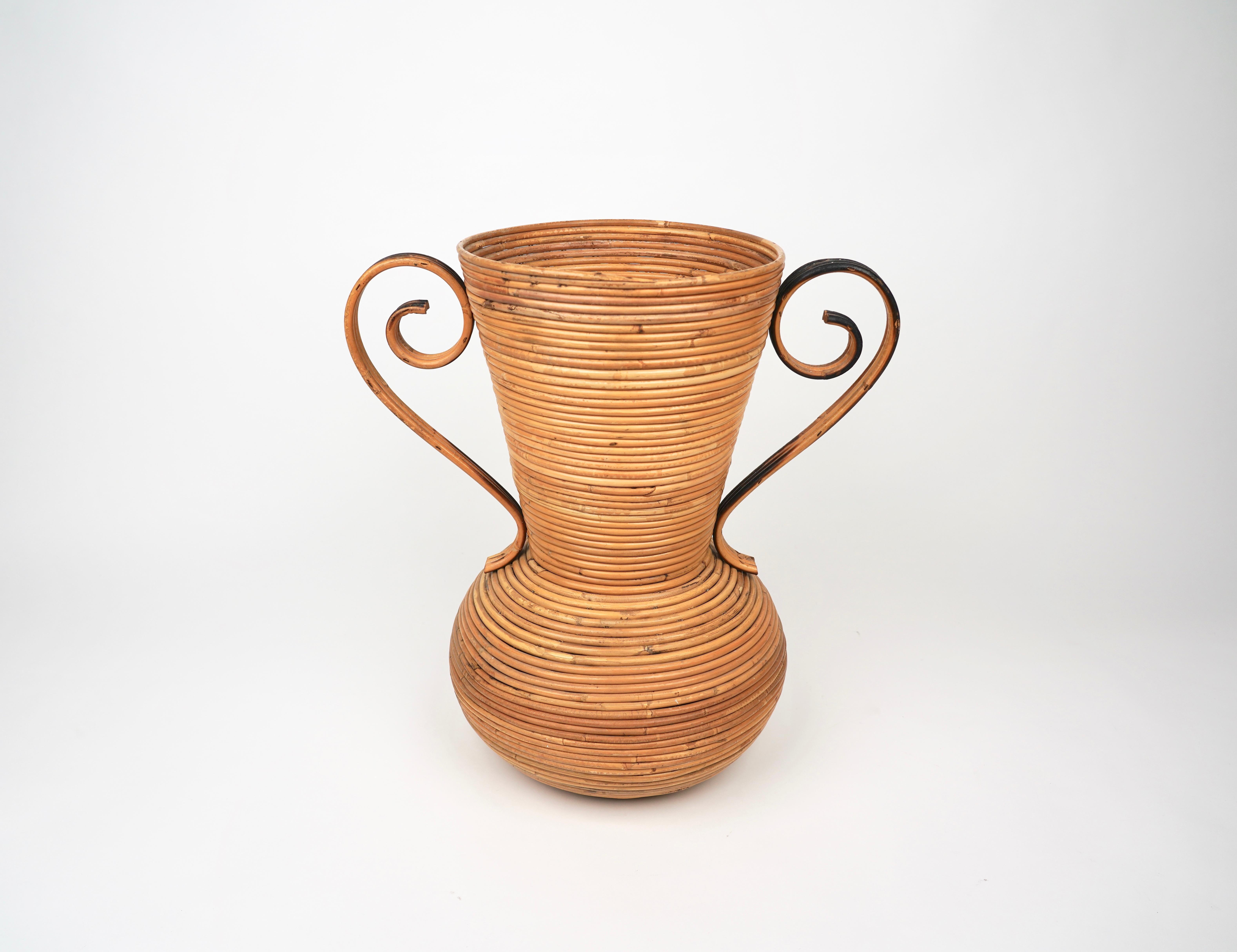 1960s Rattan vase with two handles in the shape of an ancient Amphora by Vivai del Sud, Rome, Italy.