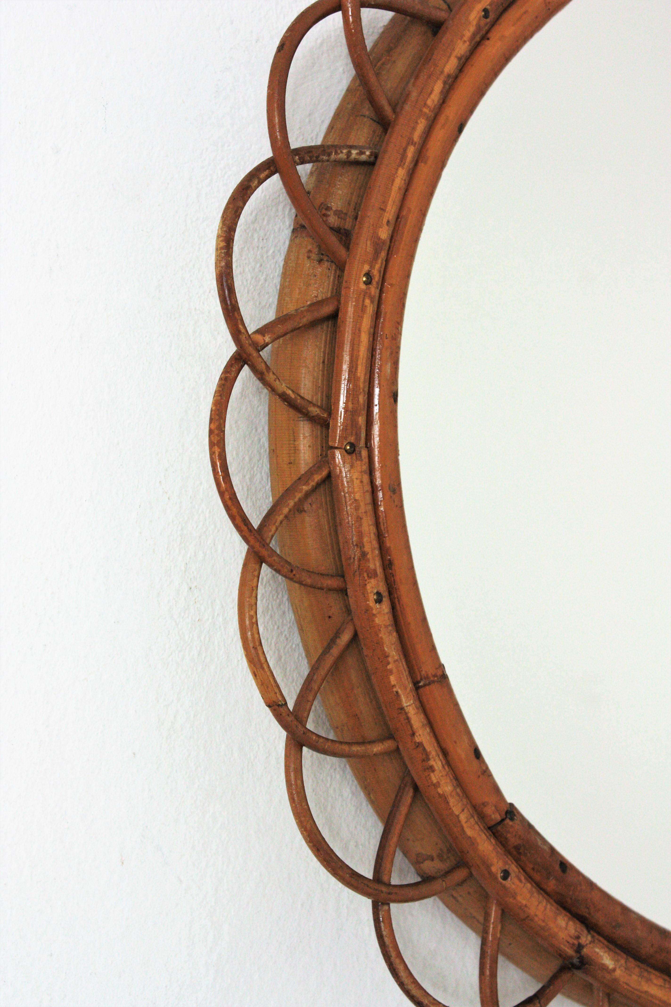 Rattan and Bamboo Flower Round Wall Mirror In Good Condition In Barcelona, ES