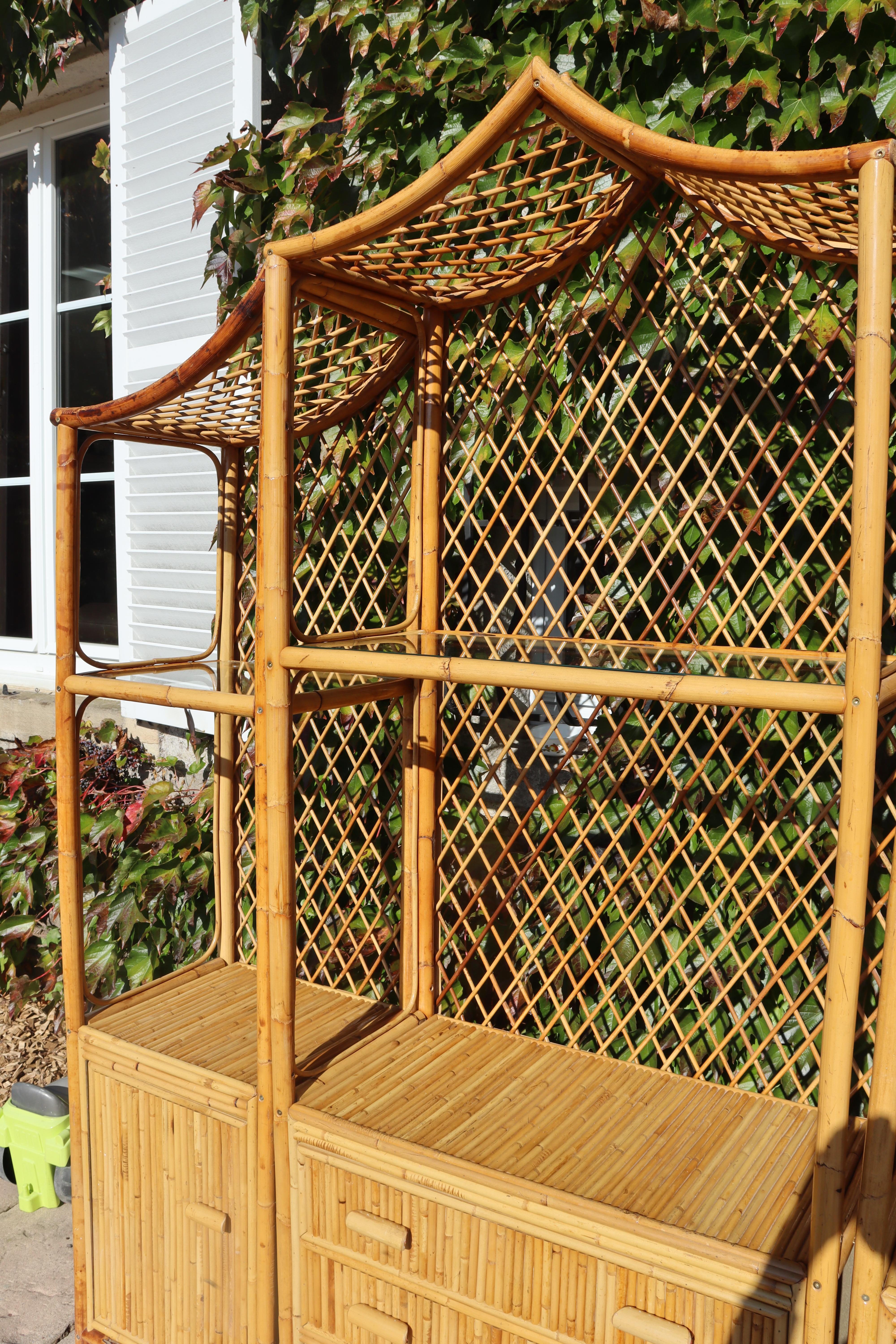 Rattan And Bamboo Pagoda Shelf Italy 1970 For Sale 3