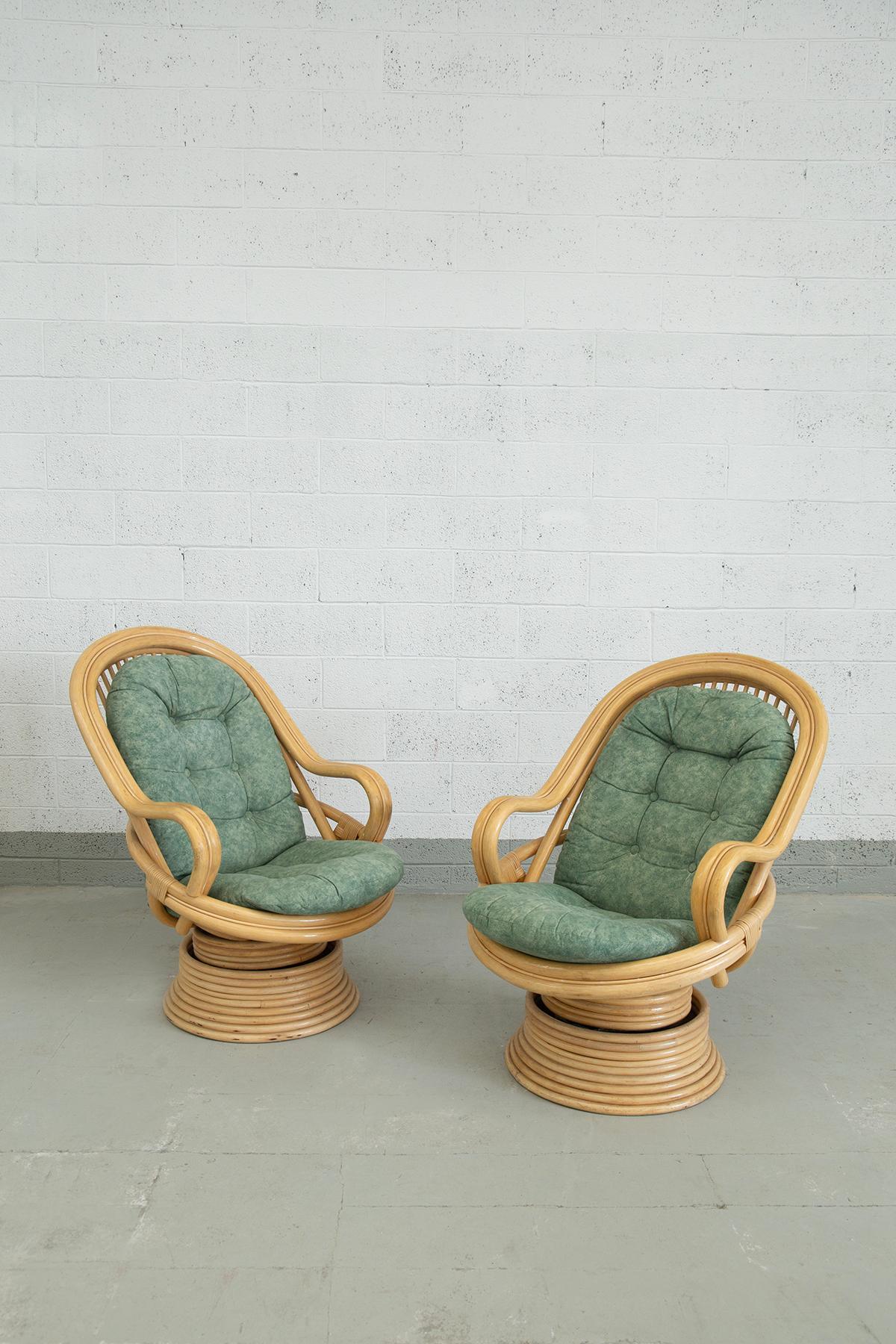 Pareja de sillones mecedores de ratán de los años 70 - Atribuidos a Axel Enthoven
Diseño orgánico con formas fluidas
Esta rara pareja de sillones vintage de exterior de los años 70 se atribuye al diseñador belga Axel Enthoven, conocido por sus