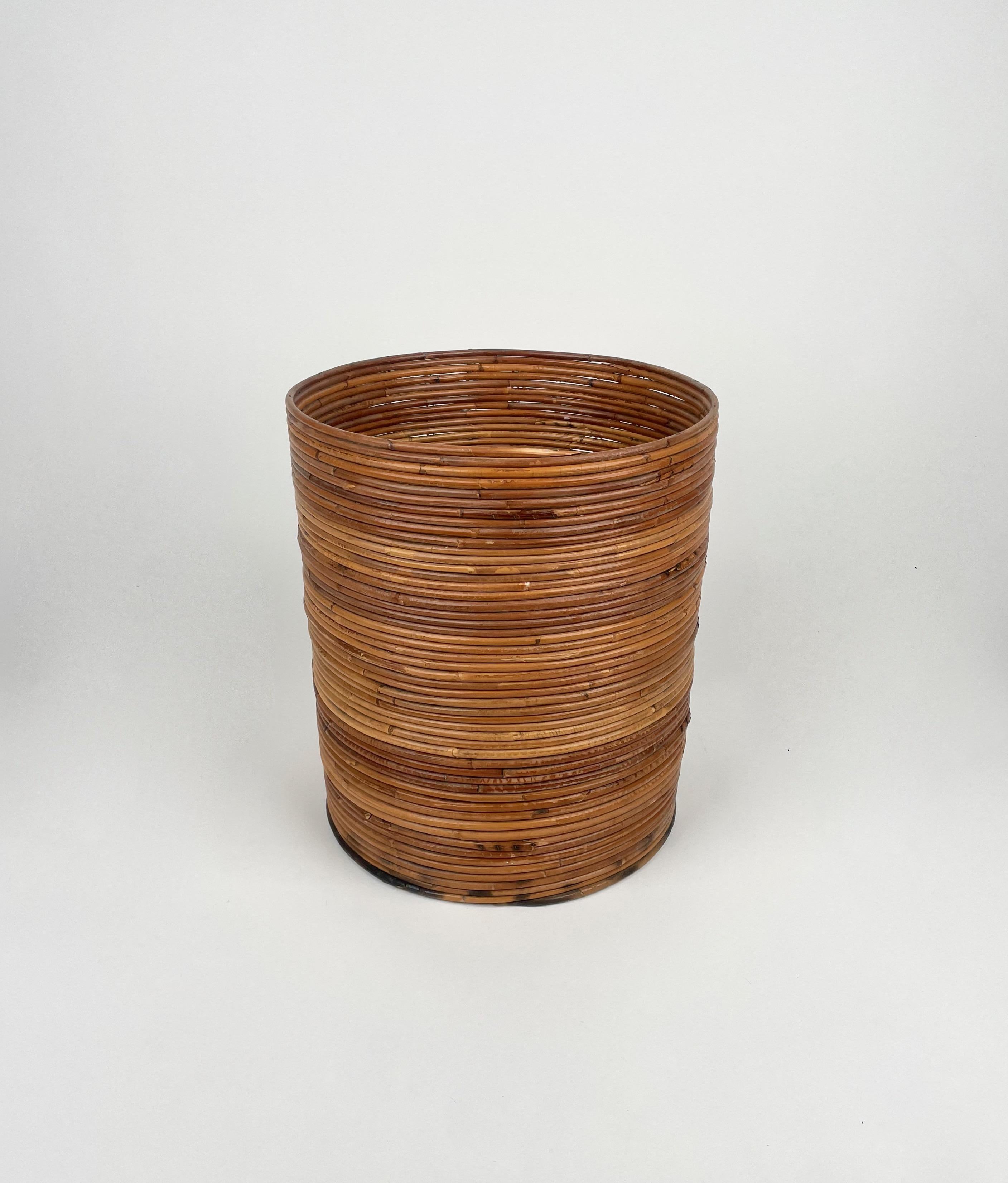 Mid-Century Modern Rattan and Bamboo Round Basket Plant Holder Vase, Italy, 1960s For Sale