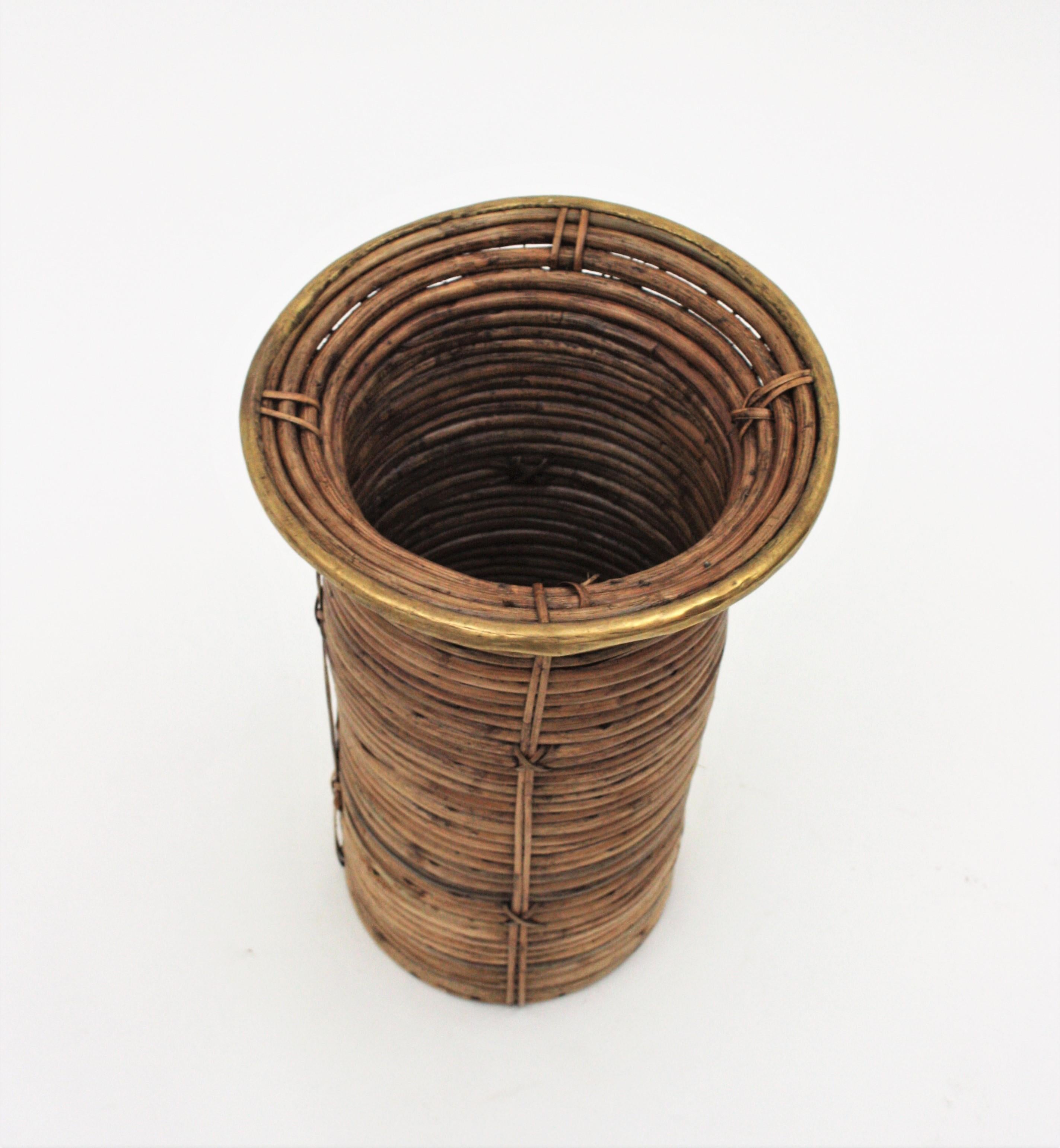 Mid-Century Modern Rattan Bamboo Round Umbrella Stand with Brass Rim, Italy, 1970s For Sale
