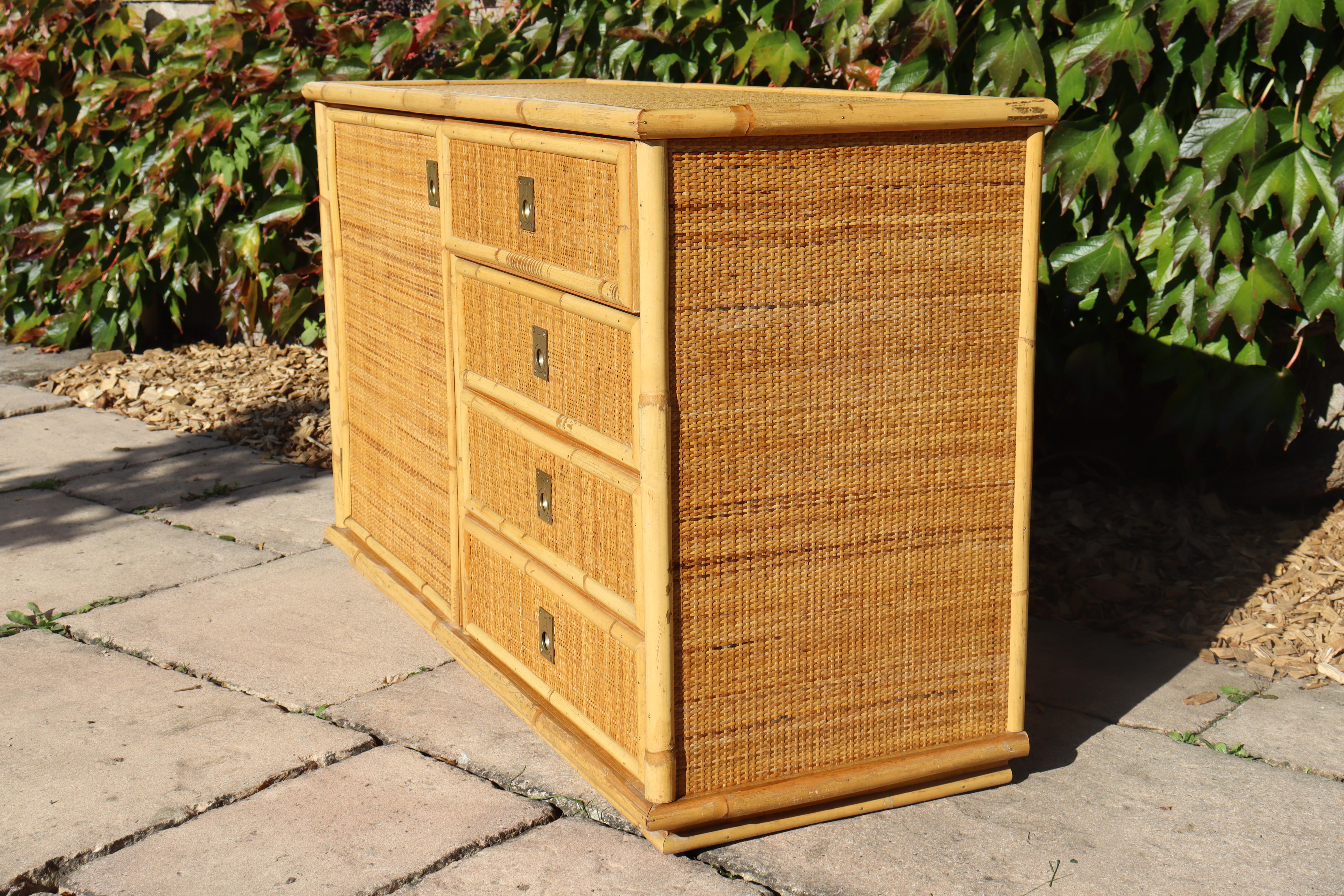 Rattan And Bamboo Sideboard Signed By Dal Vera Italy 1960 im Zustand „Gut“ im Angebot in Charmes, FR