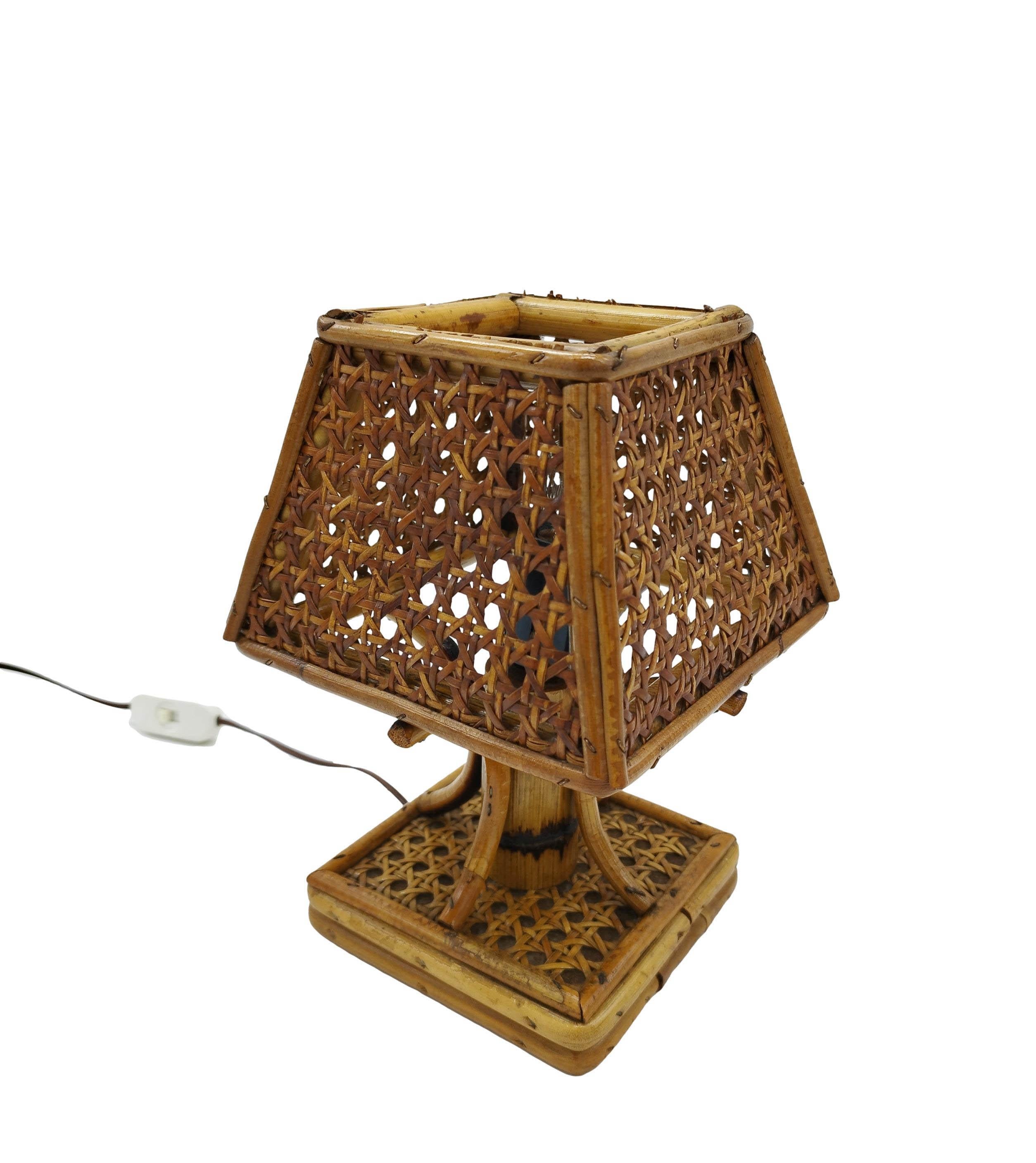 Mid-Century Modern Lampe de bureau en rotin et bambou, Italie, années 1960 en vente