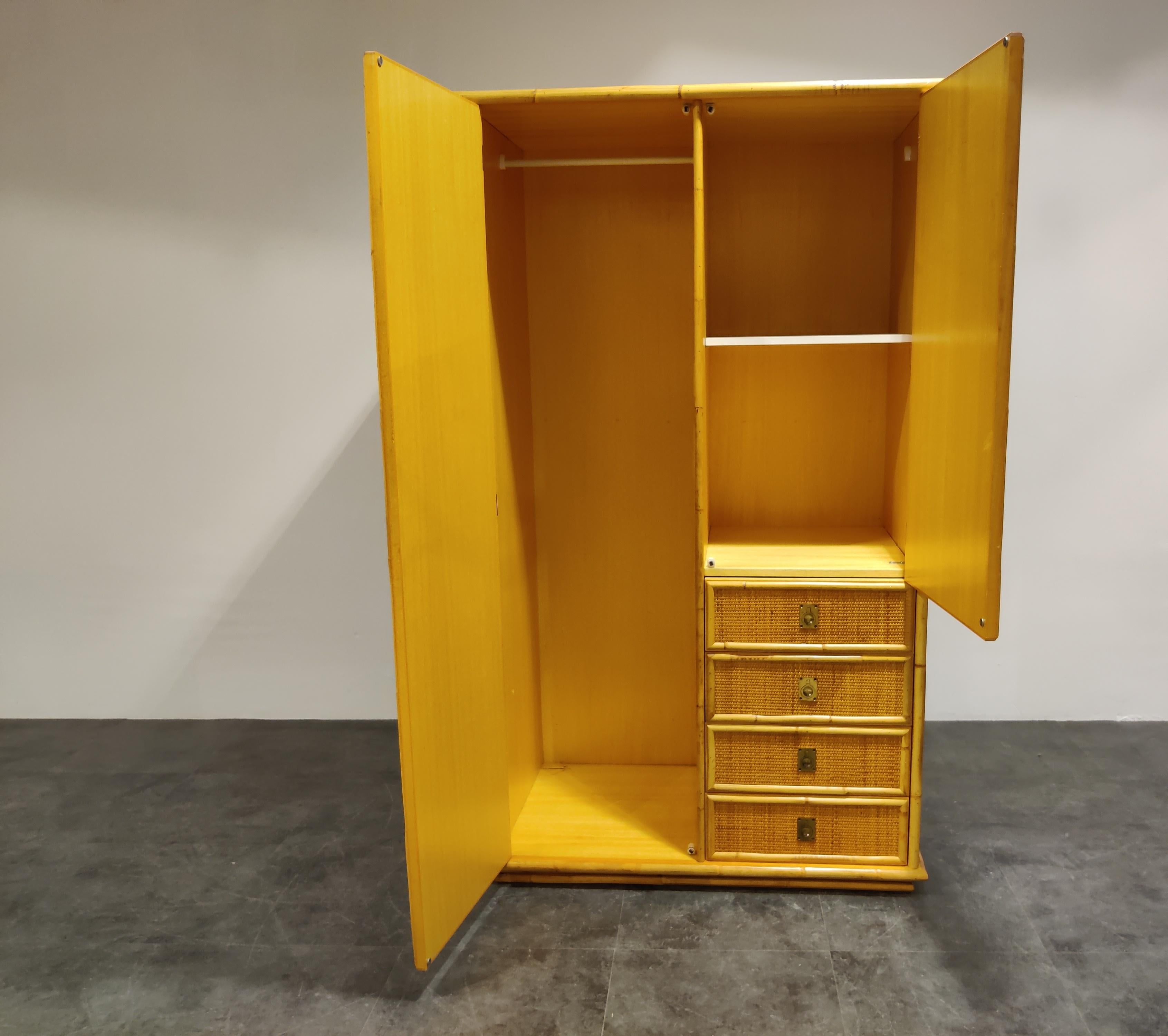 vera wardrobe