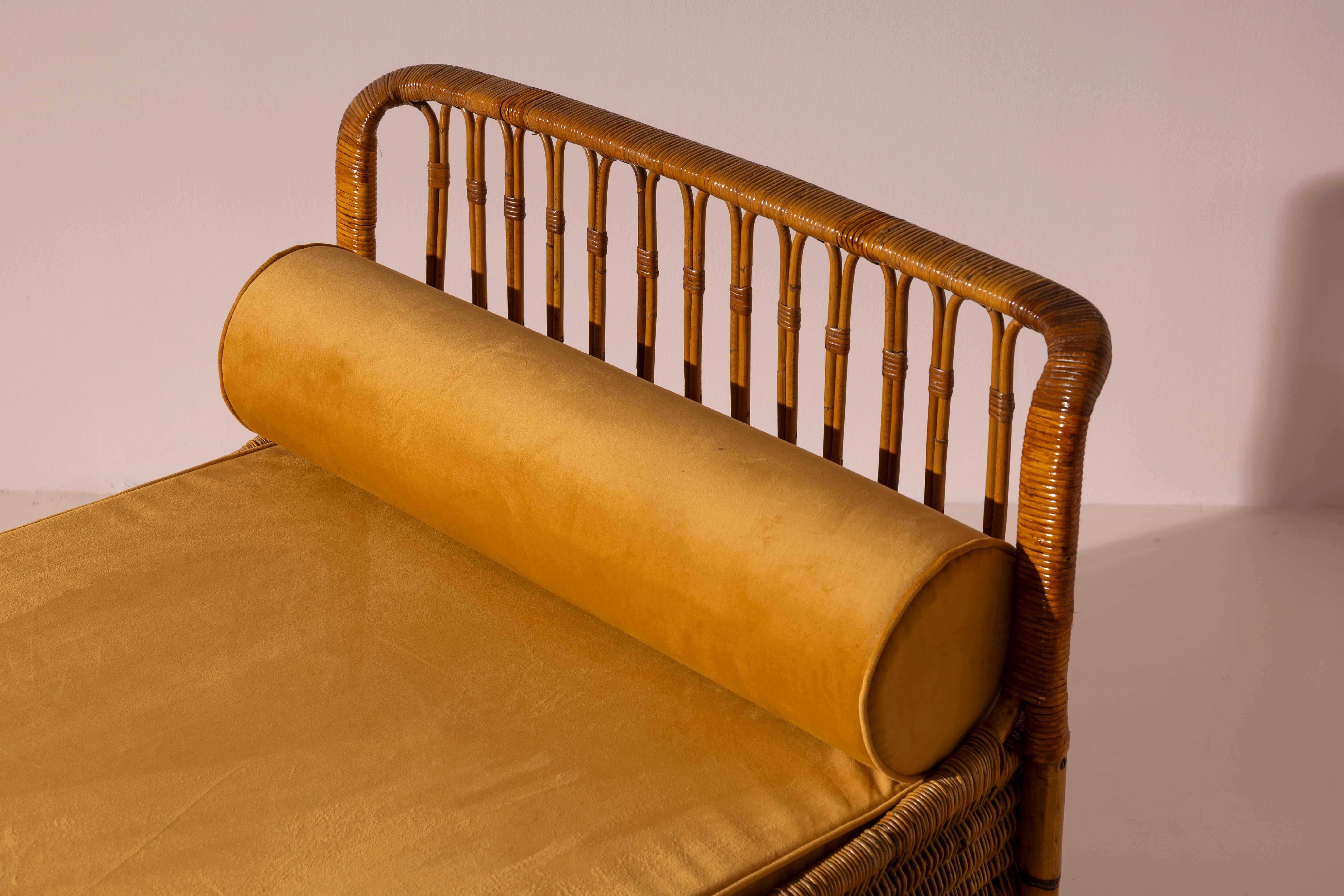 Lettino in rattan e bambù curvato, manifattura italiana, anni '60 In condizioni buone in vendita a Chiavari, Liguria