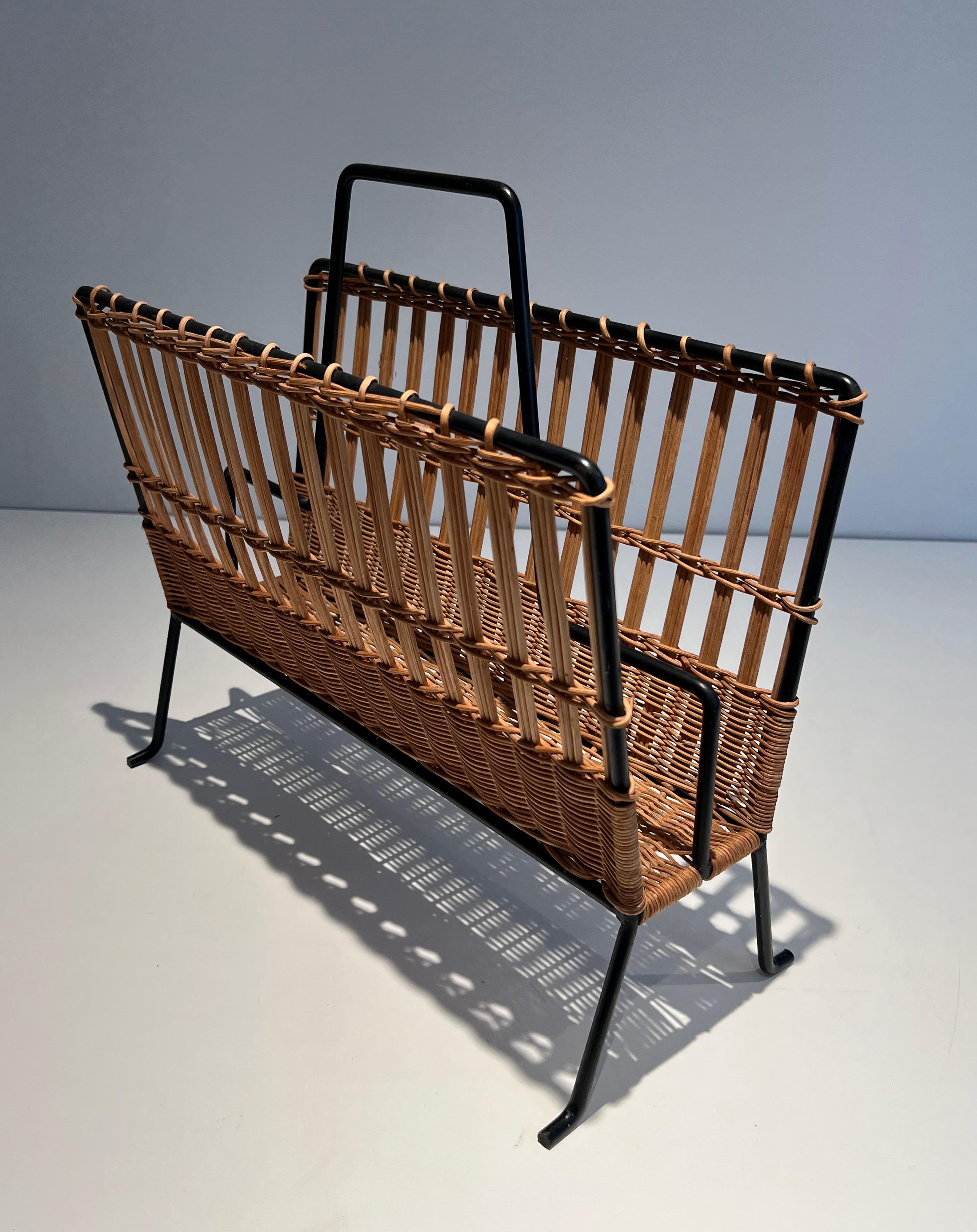 Portariviste in rattan e laccato nero in vendita 4