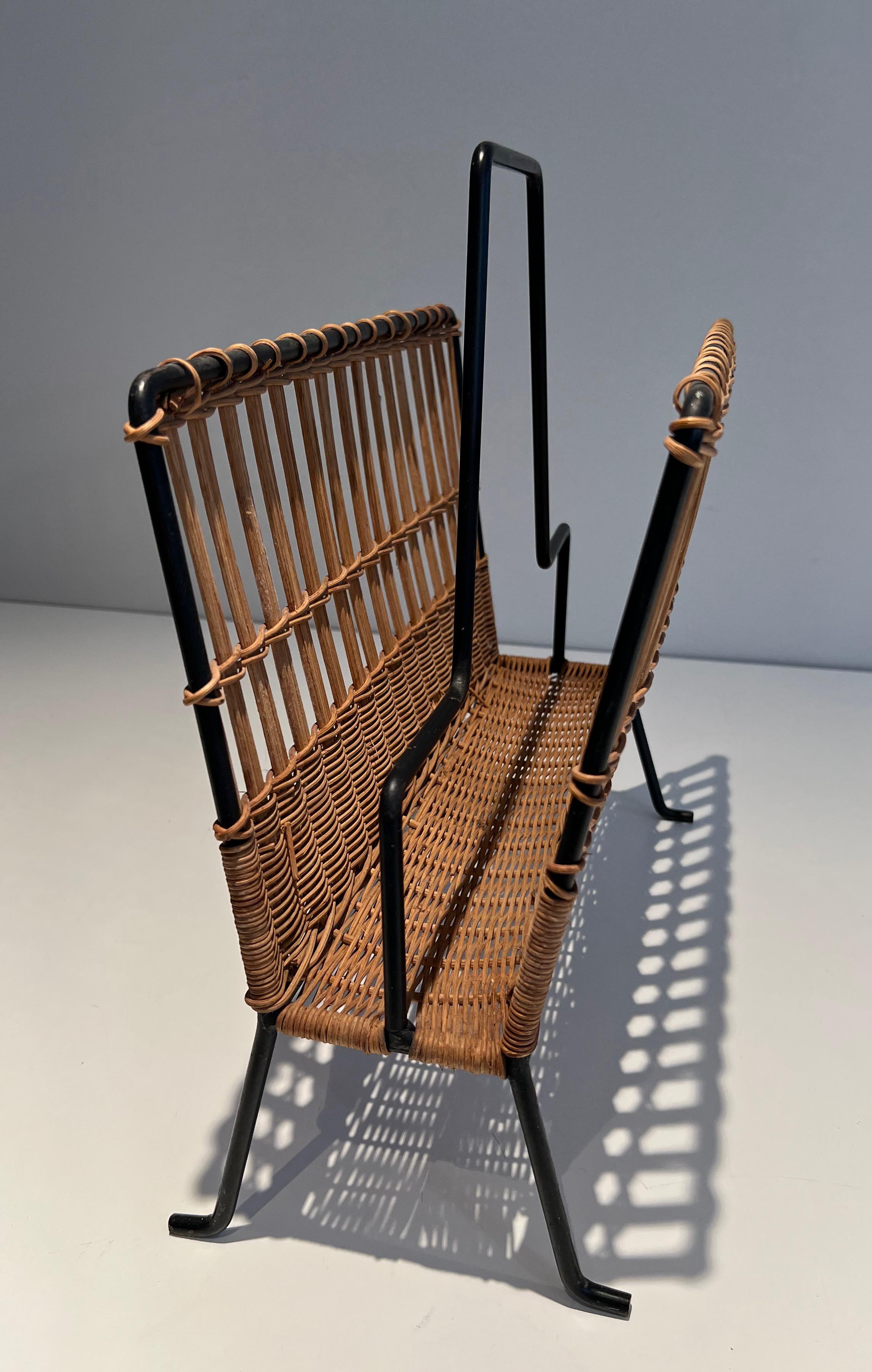 Laccato Portariviste in rattan e laccato nero in vendita