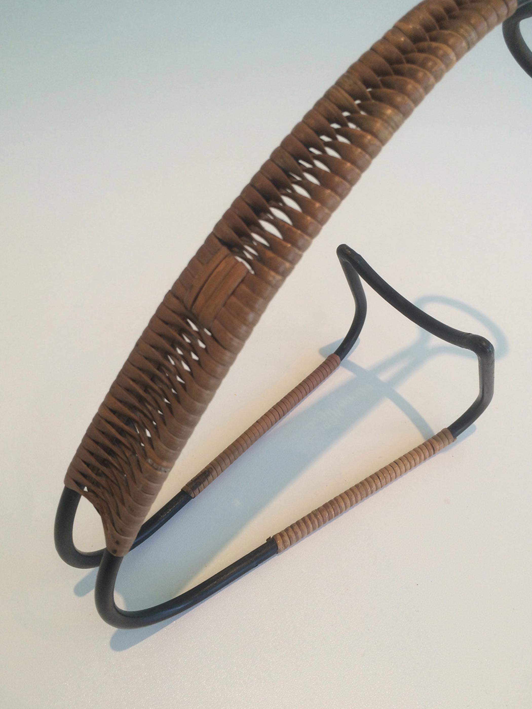 Rattan and Black Metal Bottle Holder, in the Style of Mathieu Mategot, C. 1960 In Good Condition For Sale In Marcq-en-Barœul, Hauts-de-France