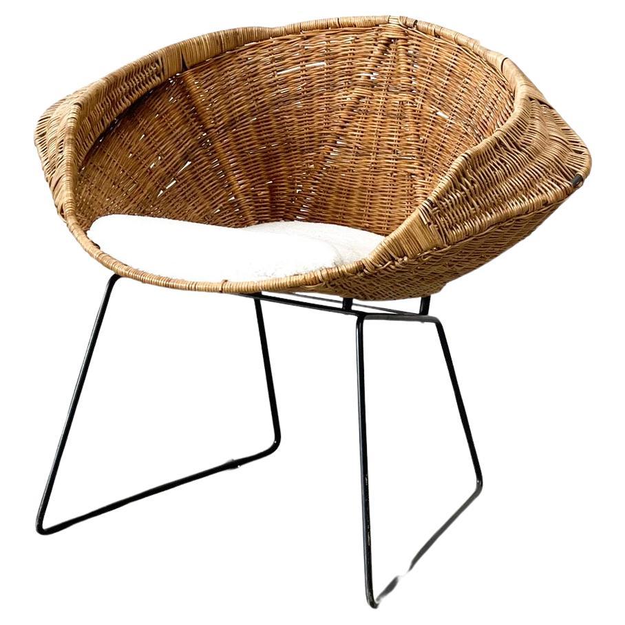 Rattan and bouclé easy chair For Sale