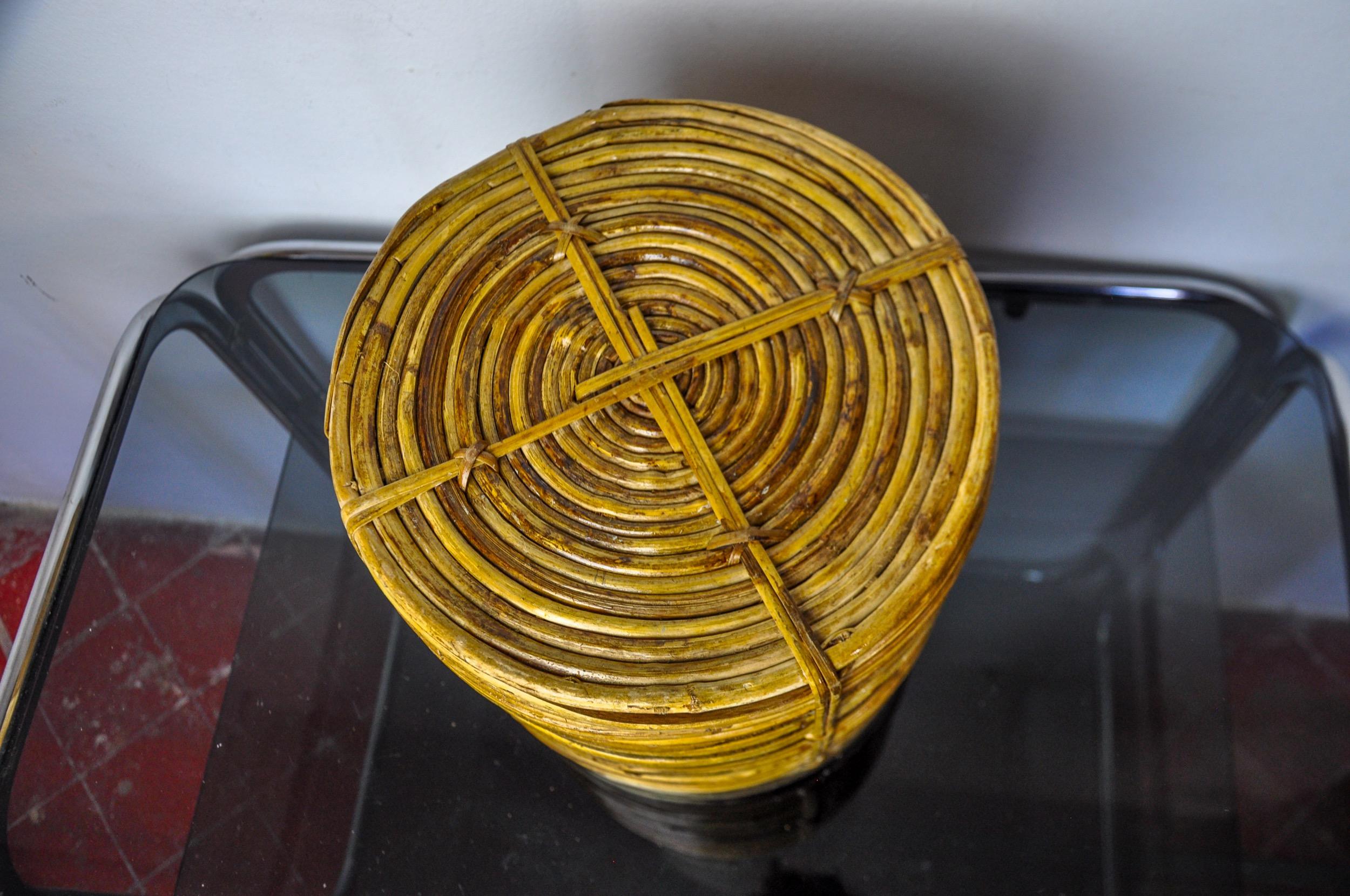 Osier Panier en rotin et laiton, Italie, 1970, 25 cm de diamètre