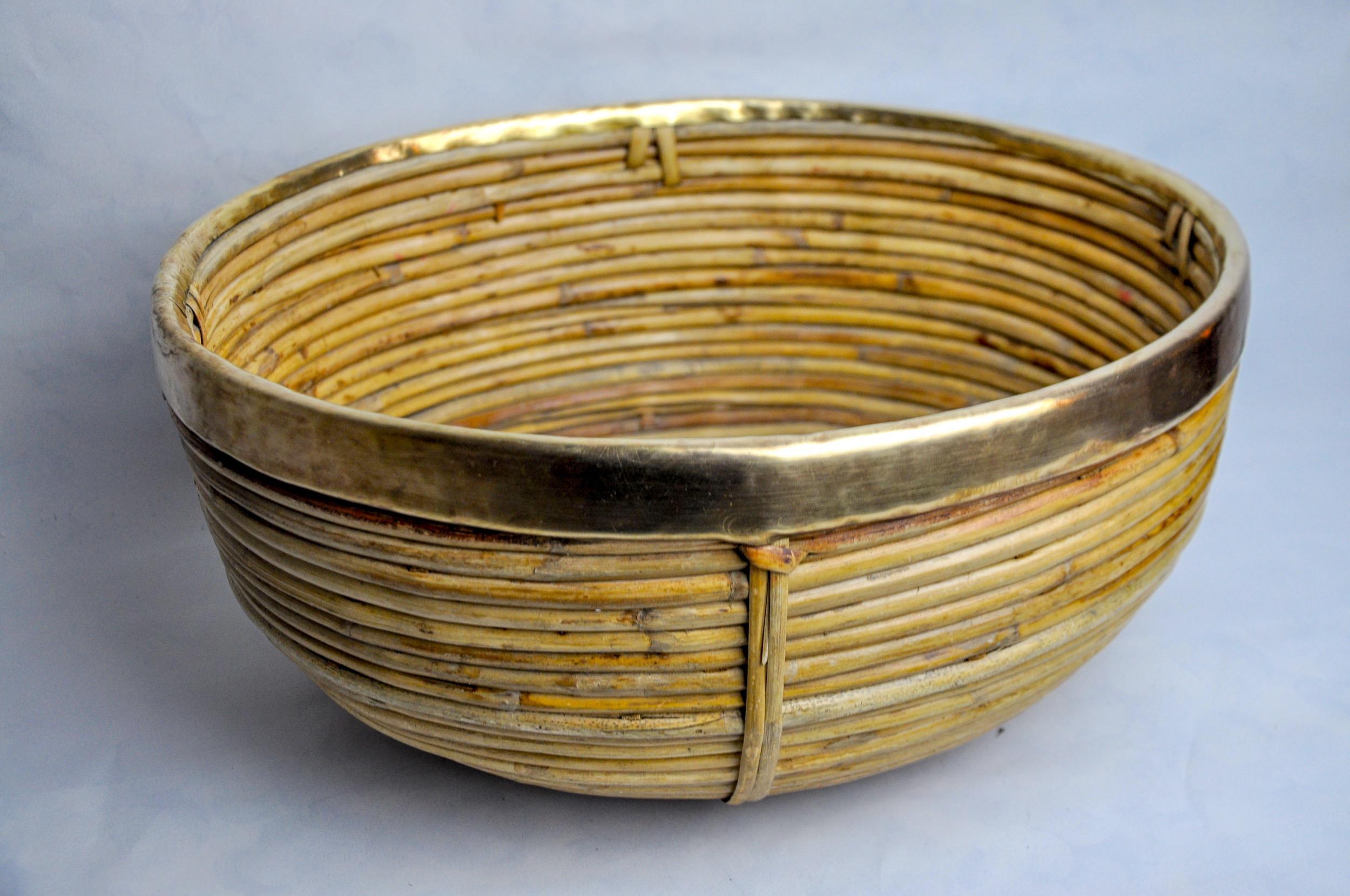 Italian Rattan and brass basket, Italy, 1970 For Sale