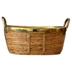 Panier en rotin et laiton avec poignées