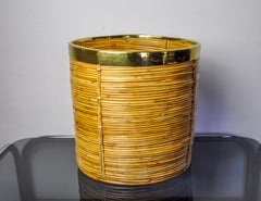 Rattan- und Messing-Bücherkorb, Italien, 1970, 31 cm DIAM