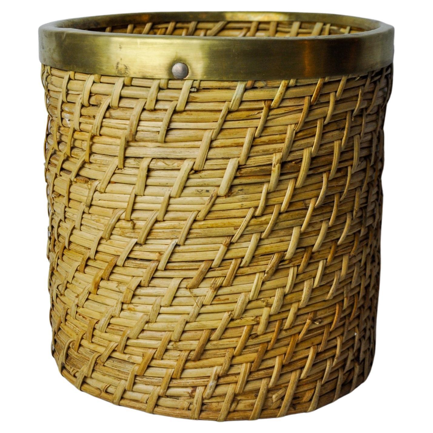 Rattan and brass book basket, Italy, 1970 For Sale