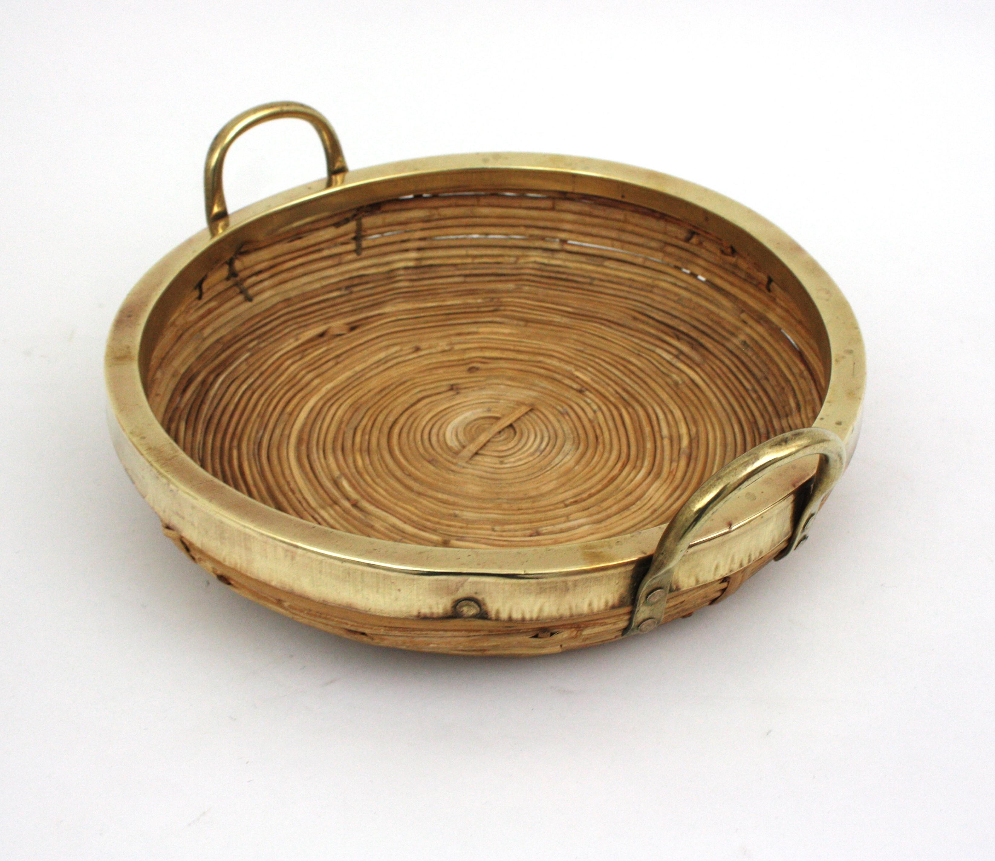 Rattan and Brass Italian Centerpiece Tray Basket, 1970s For Sale 7