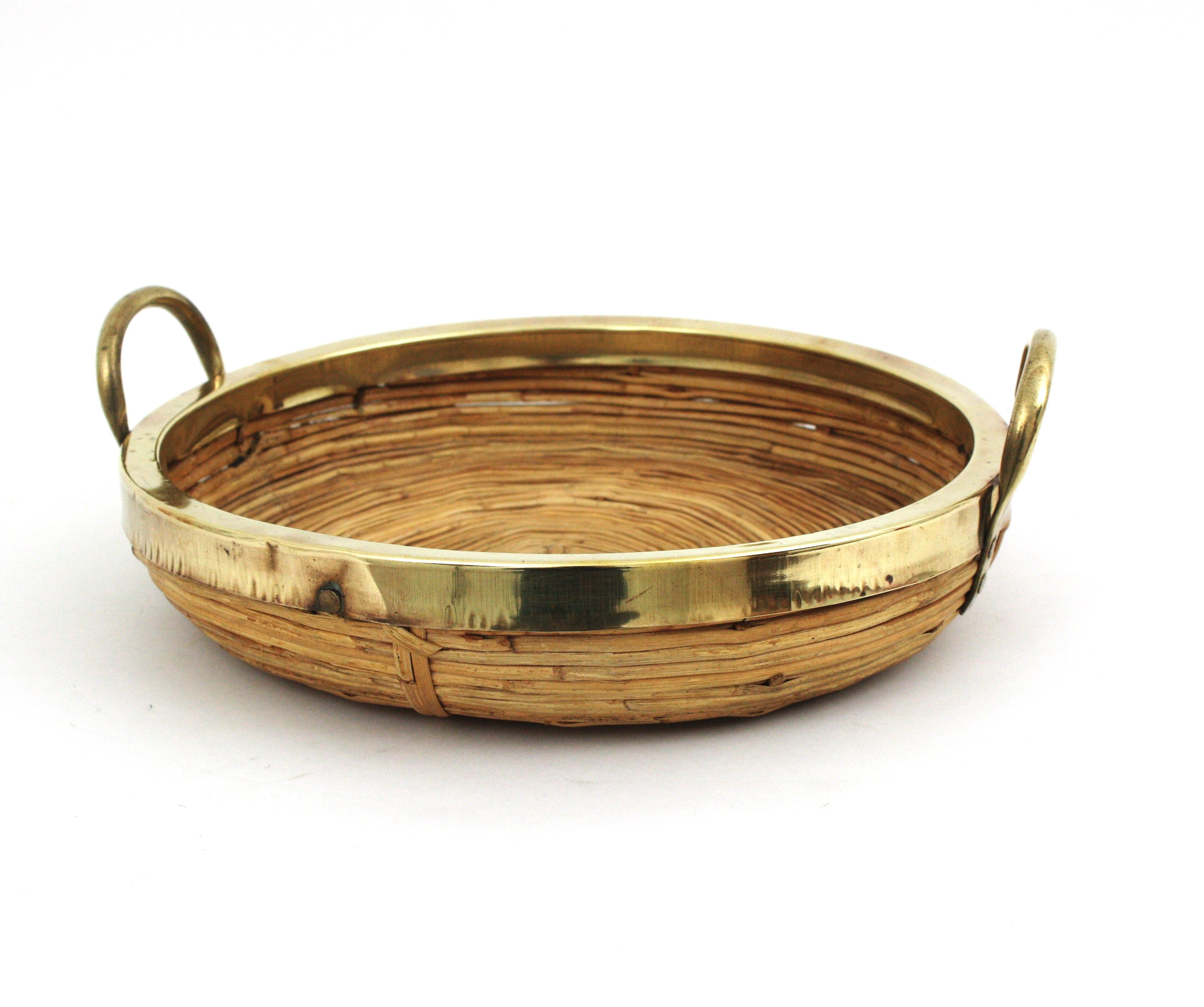Hand-Crafted Rattan and Brass Italian Centerpiece Tray Basket, 1970s For Sale