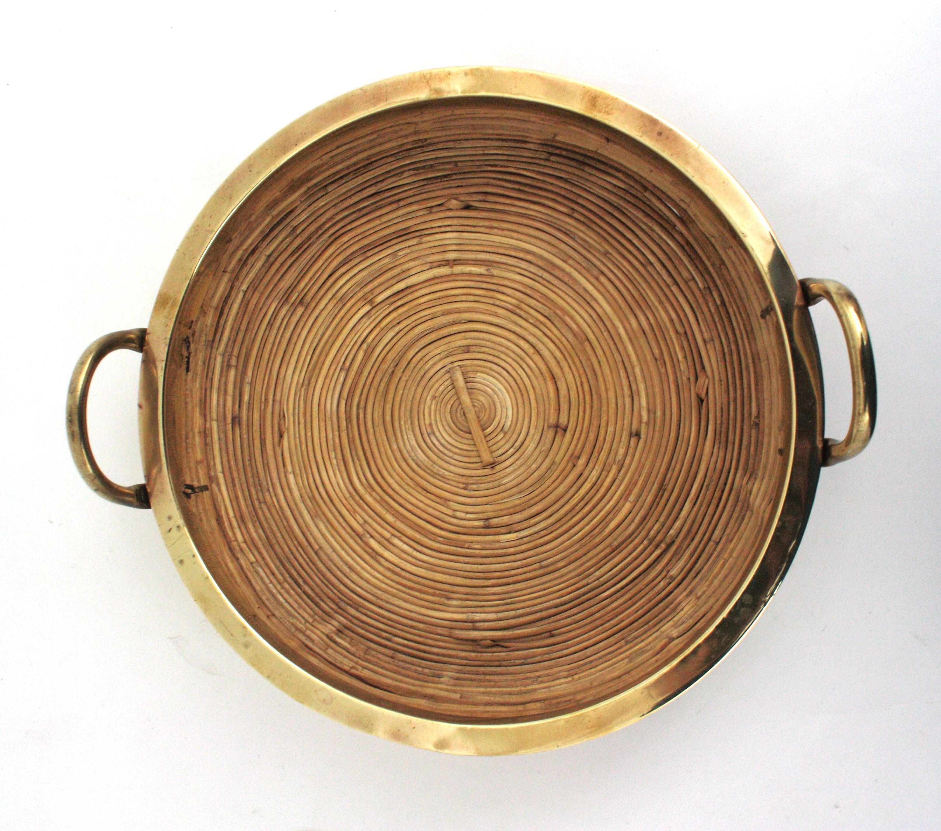 Rattan and Brass Italian Centerpiece Tray Basket, 1970s For Sale 2