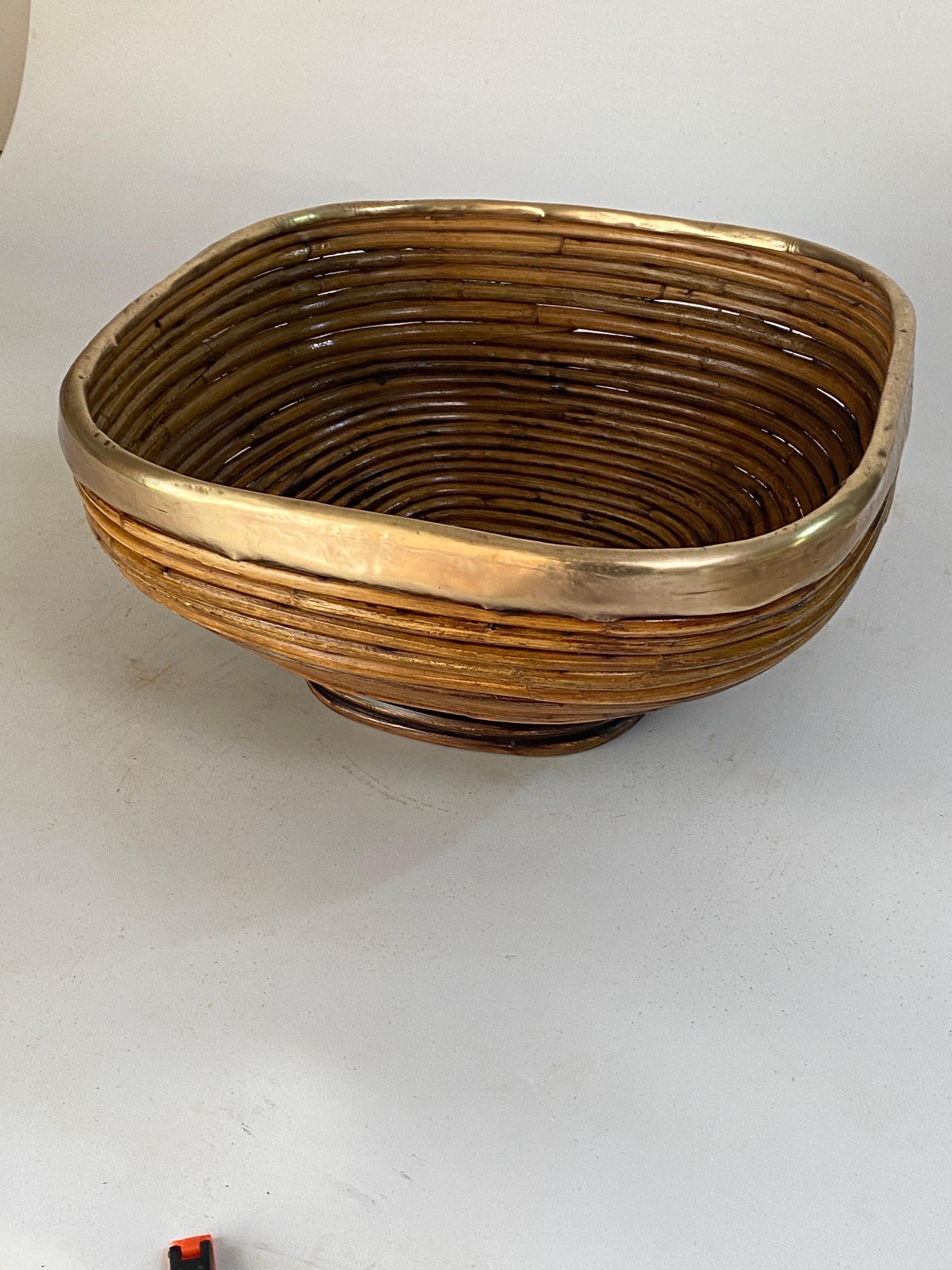 Rattan and Brass Italian Large Basket Bowl Centerpiece, 1970s Crespi Style For Sale 10