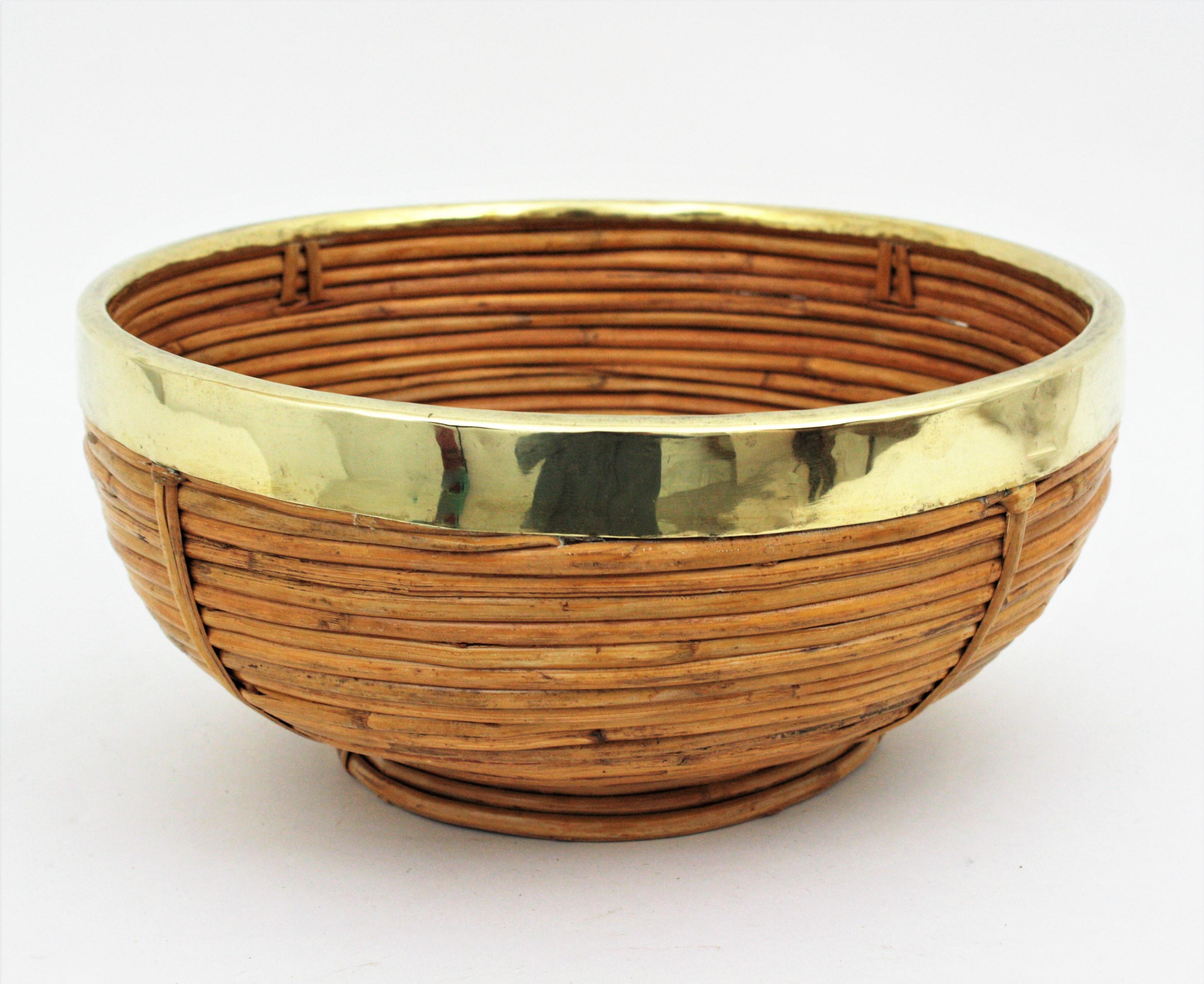 Rattan and Brass Italian Large Basket Bowl Centerpiece, 1970s For Sale 5