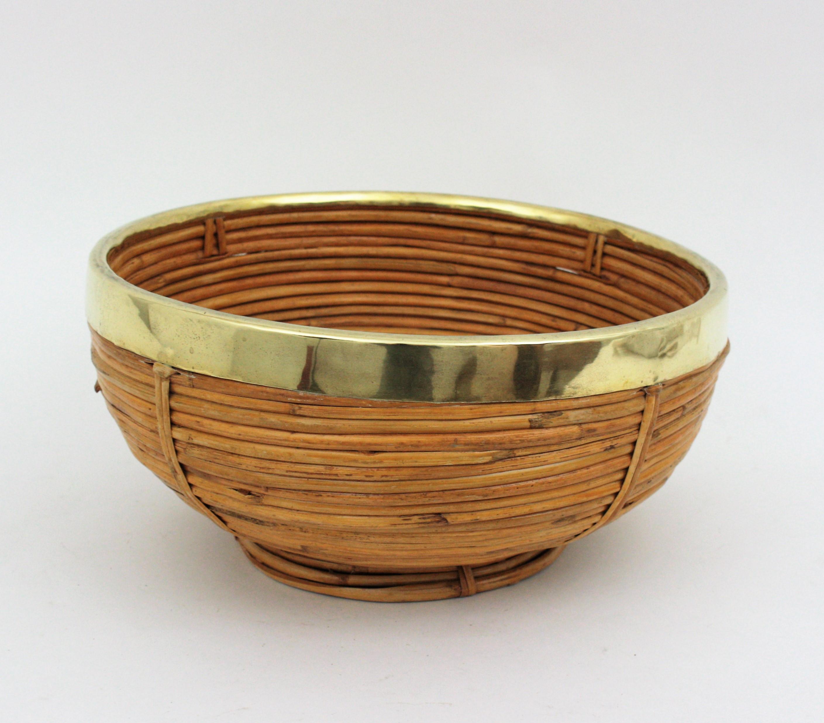 Rattan and Brass Italian Large Basket Bowl Centerpiece, 1970s For Sale 7