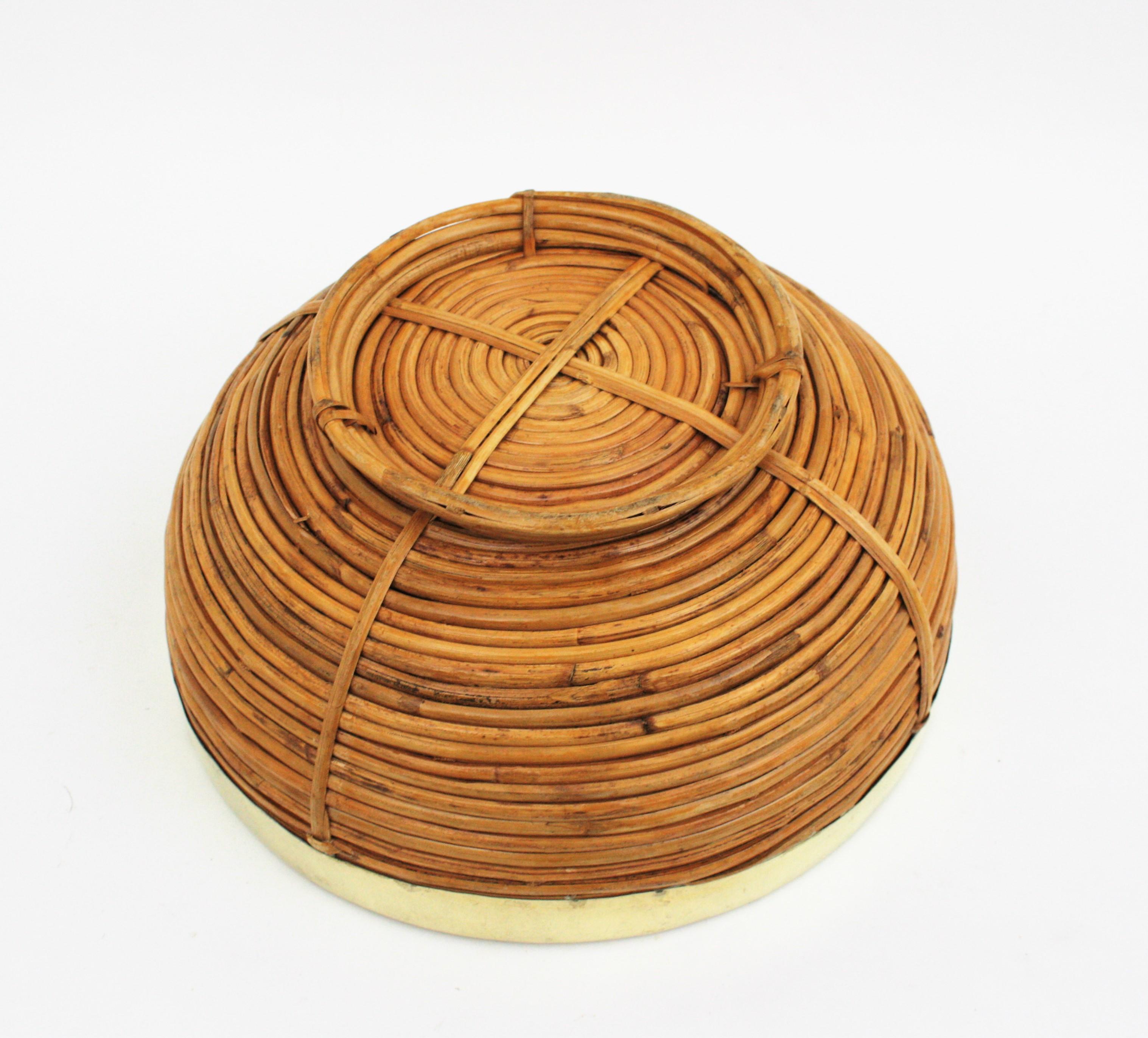 Rattan and Brass Italian Large Basket Bowl Centerpiece, 1970s For Sale 8