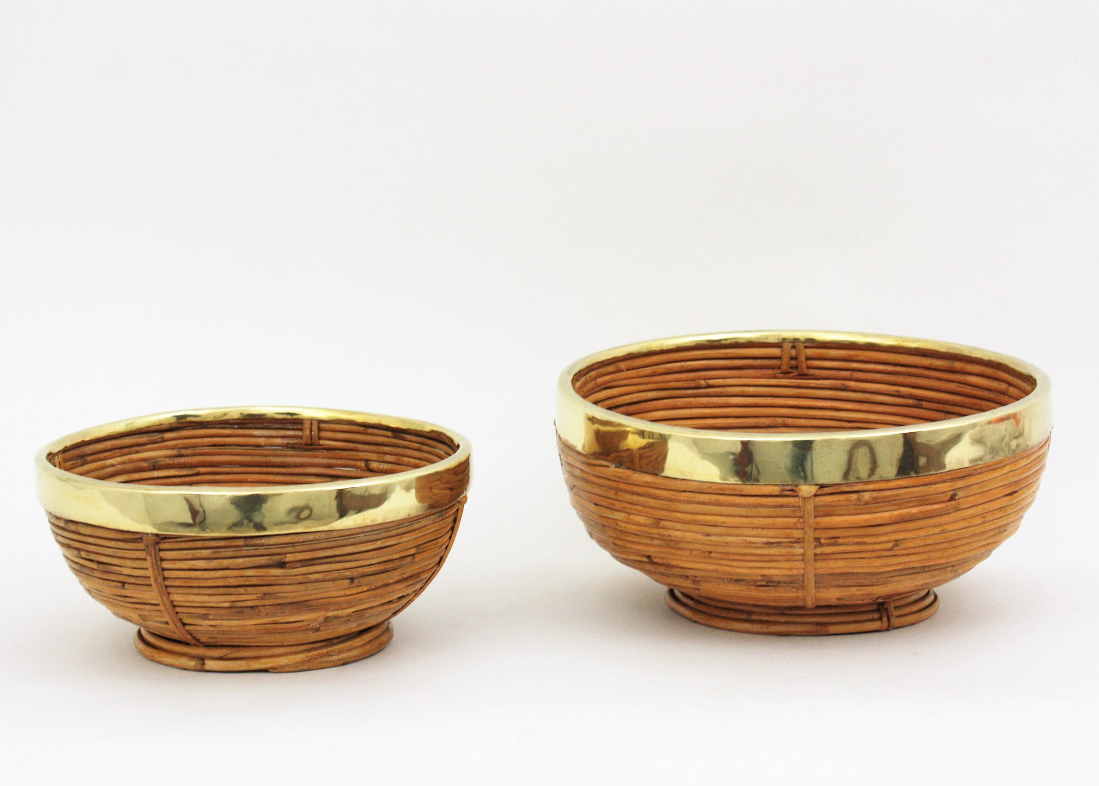 Rattan and Brass Italian Large Basket Bowl Centerpiece, 1970s For Sale 9