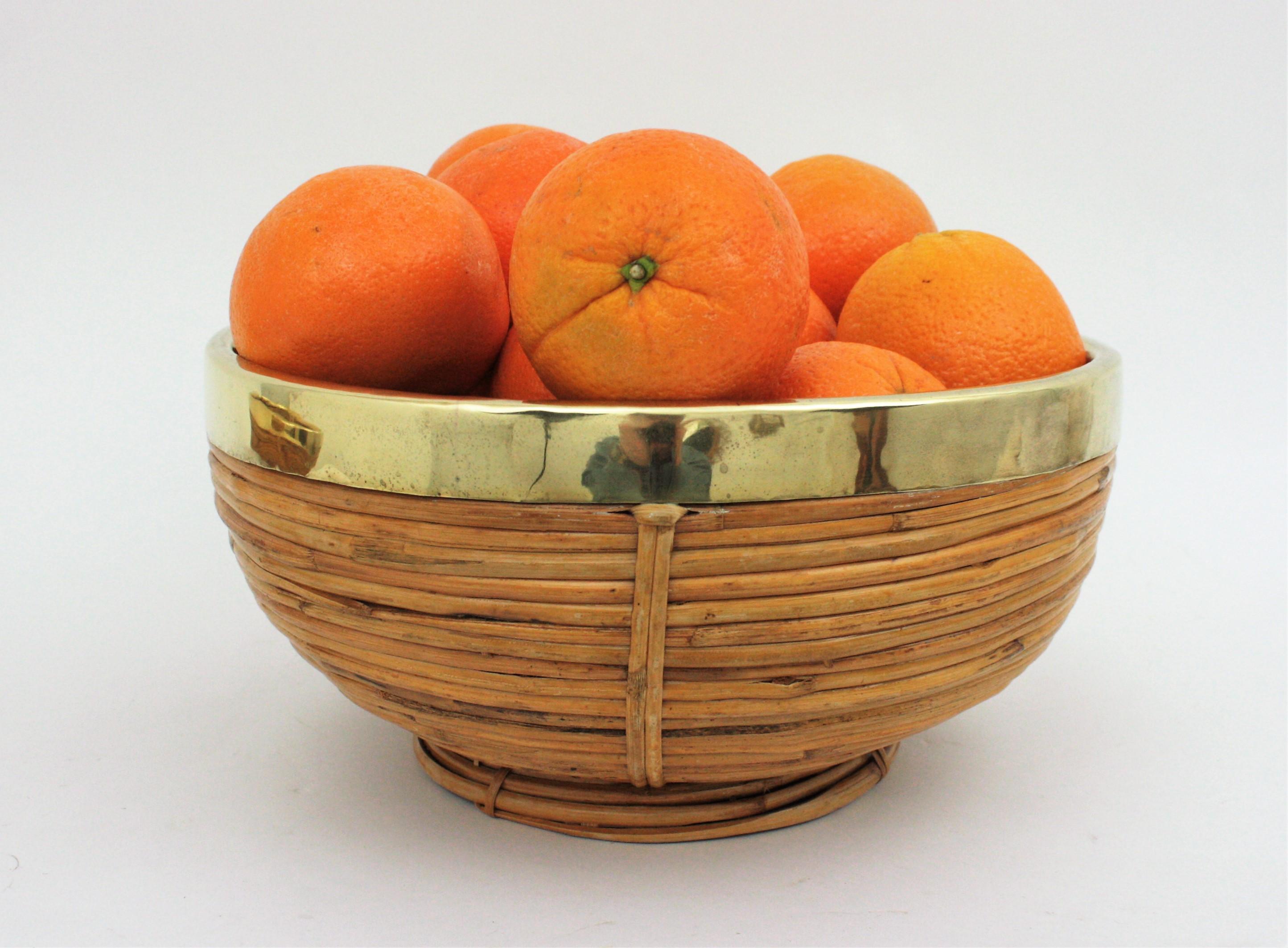 Rattan and Brass Italian Large Basket Bowl Centerpiece, 1970s For Sale 10