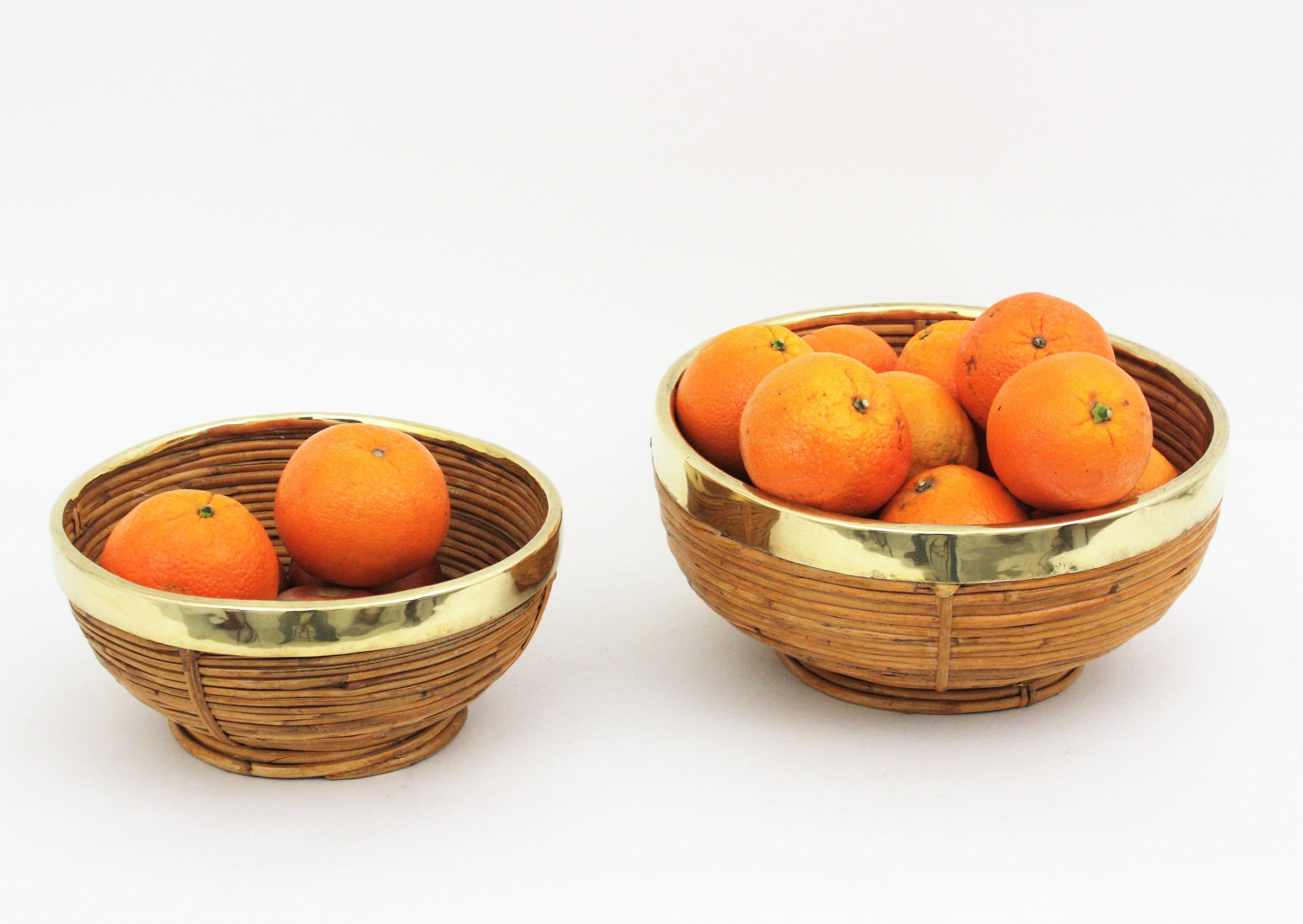 Rattan and Brass Italian Large Basket Bowl Centerpiece, 1970s For Sale 11