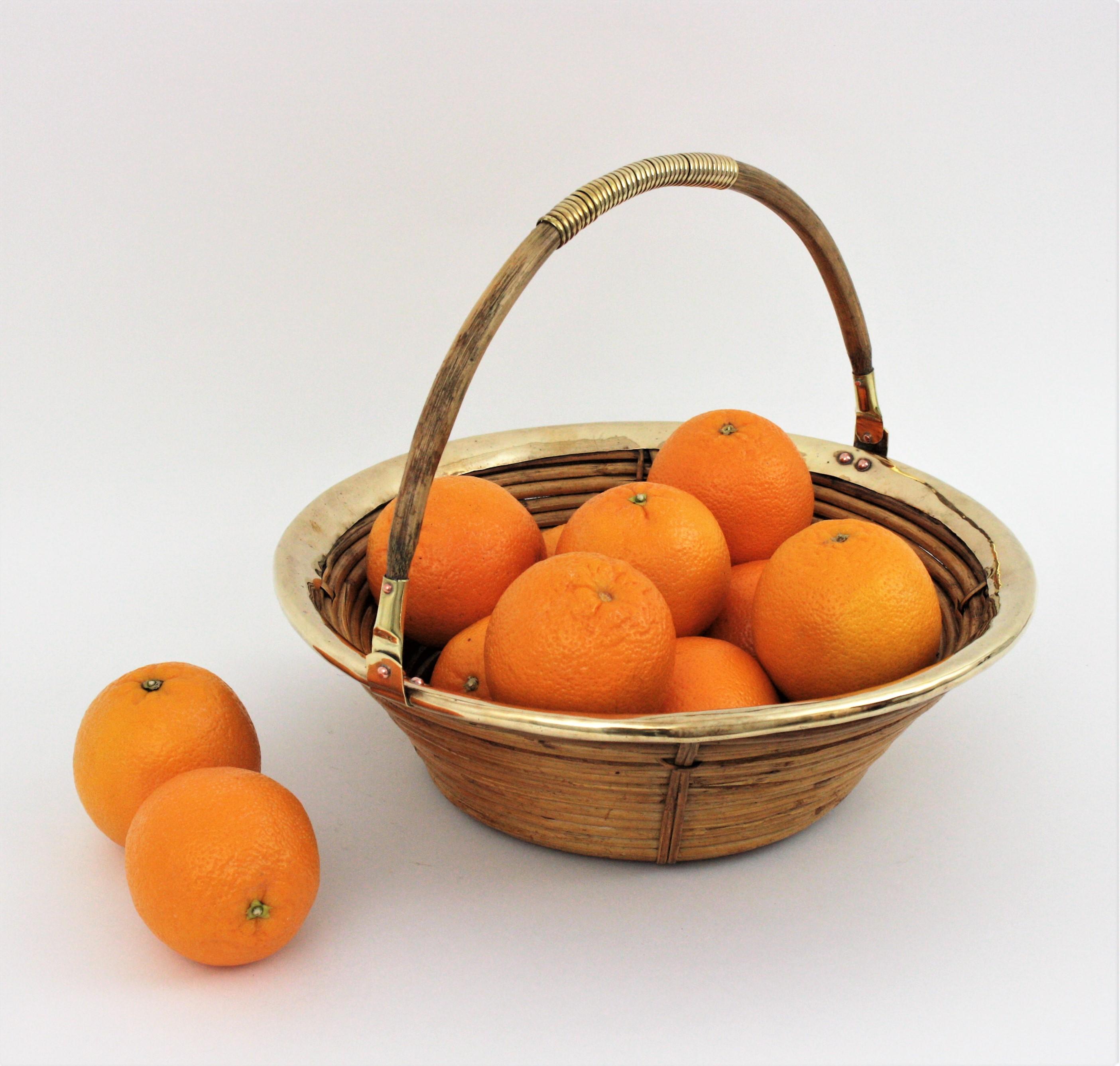 Rattan and Brass Italian Large Centerpiece Basket Bowl, 1970s For Sale 10