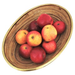 Centrotavola con cesto ovale grande in rattan e ottone, anni '70