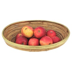 Centrotavola con cesto ovale grande in rattan e ottone, anni '70