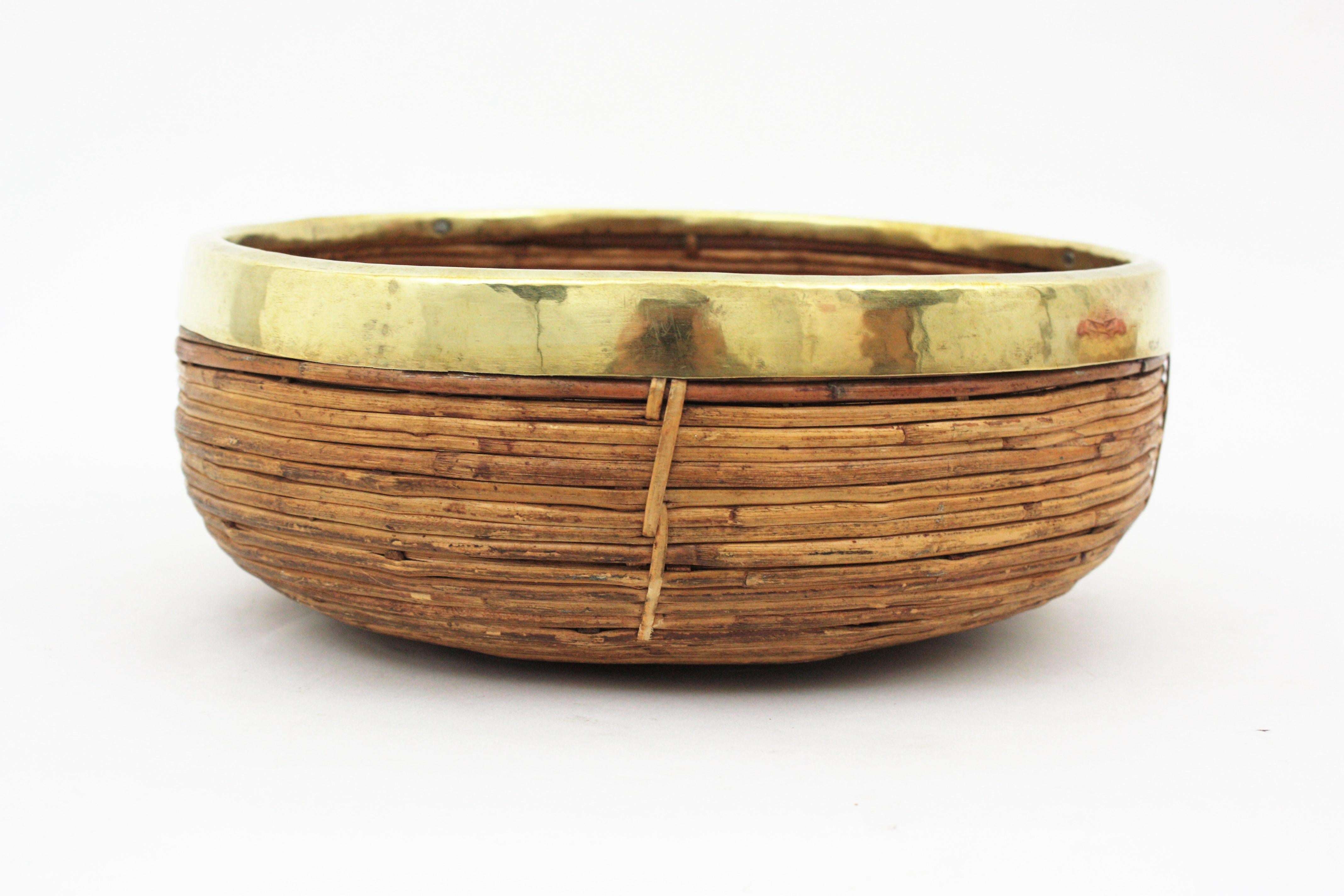 Italian Rattan and Brass Round Basket Centerpiece Bowl, 1970s  For Sale 5