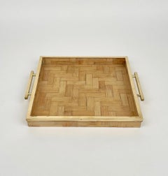 Bandeja de servir de ratán y latón atribuida a Tommaso Barbi, Italia Años 70