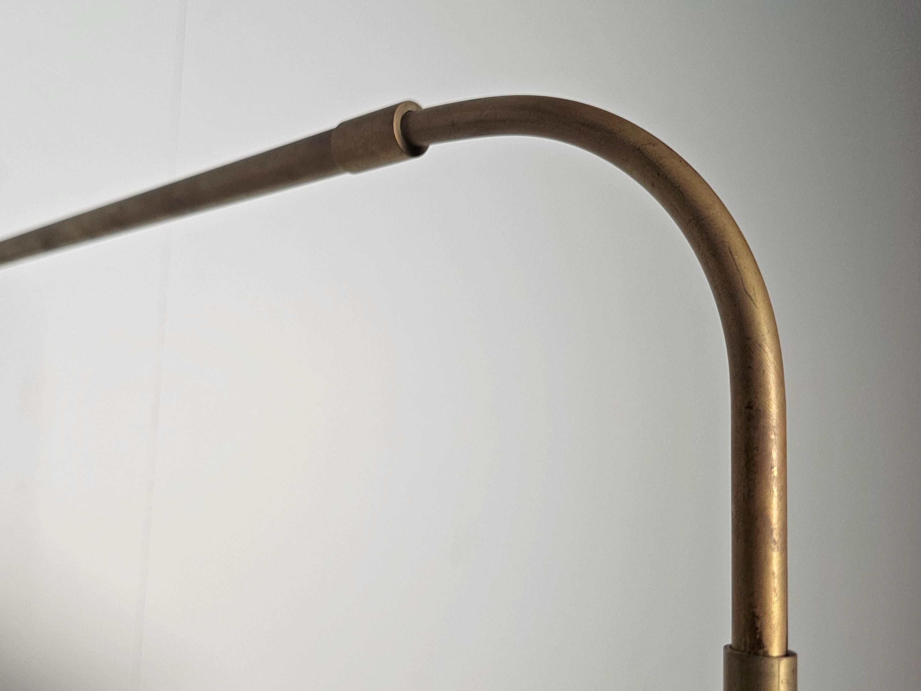 Rattan and Brass Wall Lamp in the Manner of Paavo Tynell, 1950s en venta 2