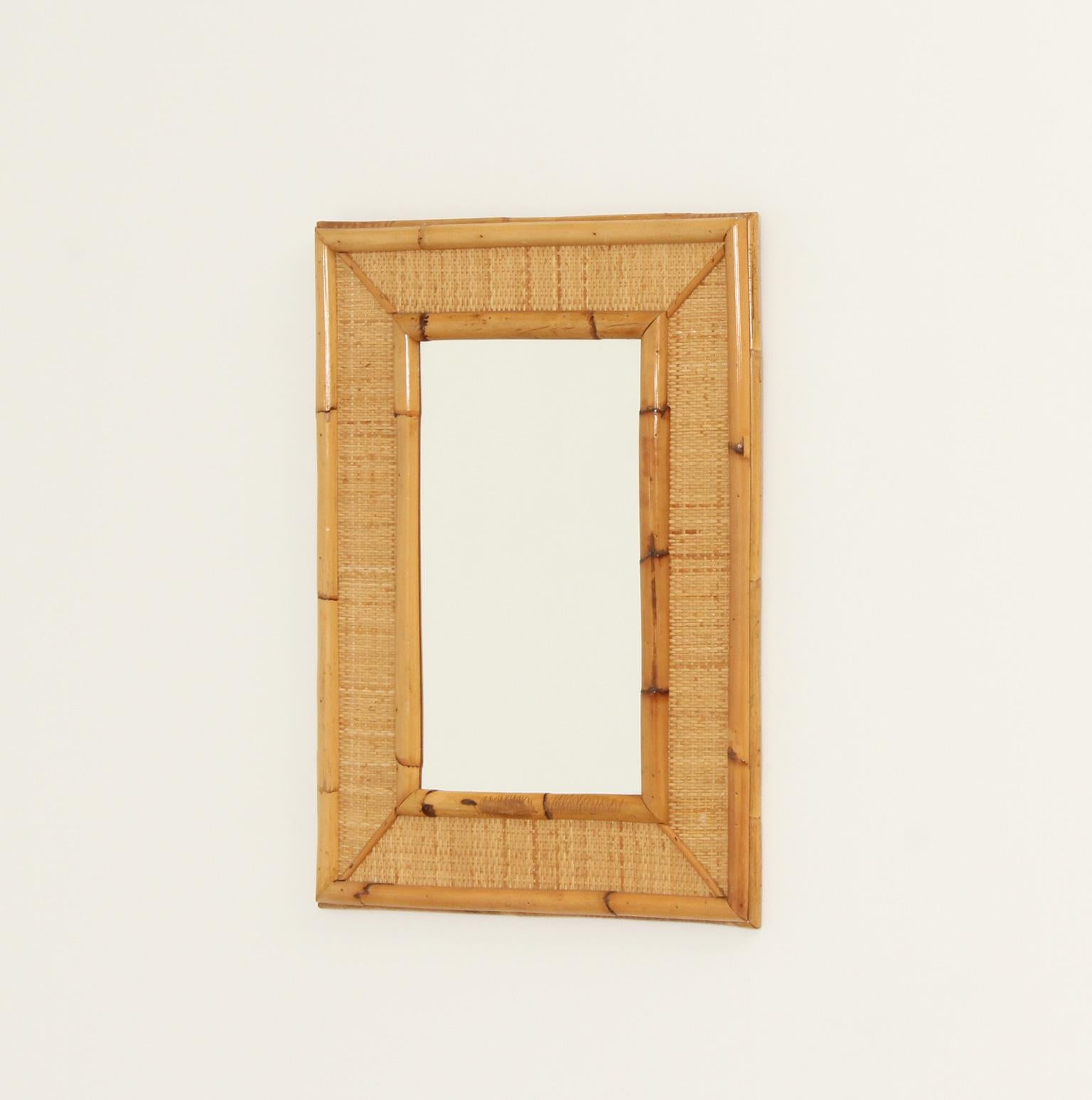 Miroirs muraux en rotin et rotin des années 1970, Espagne en vente 3
