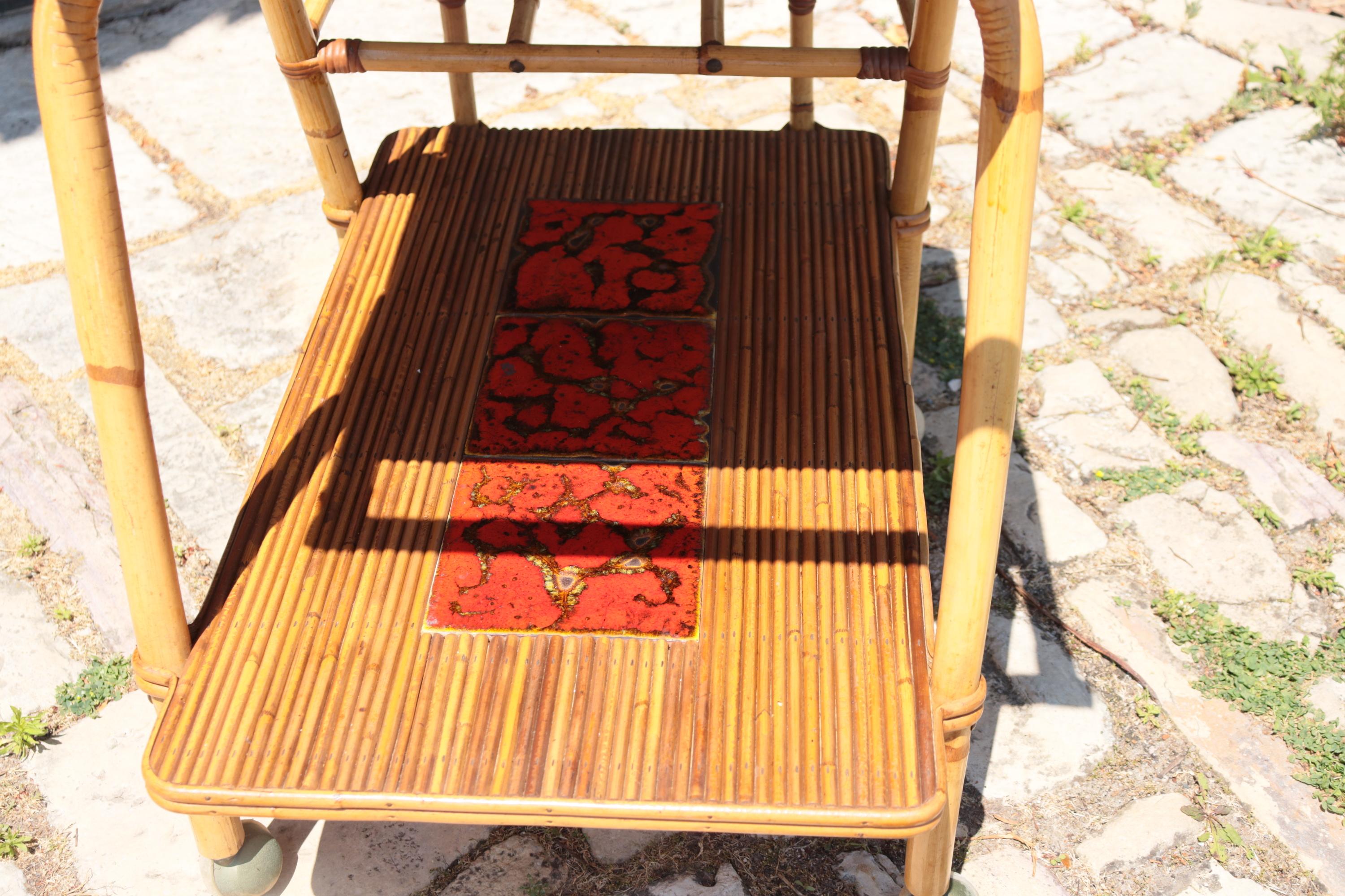 Tavolo rotante in rattan e ceramica di Audoux-minnet, CIRCA 1950 in vendita 2
