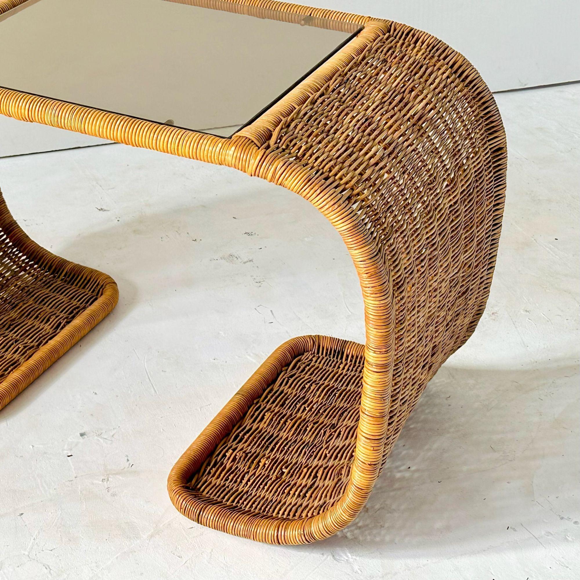 Rattan and Glass Waterfall Side/End Table, 1970 In Good Condition For Sale In Chicago, IL